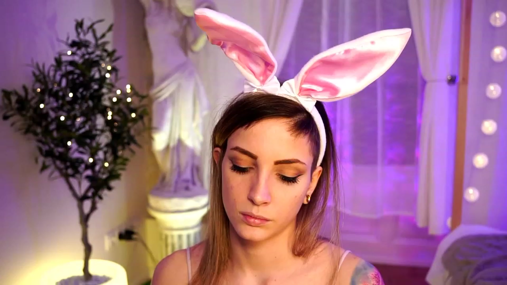 Gallery image thumbnail from Kend_dall's myfreecams stream on, 04/10/2023, 13:34 image 2 of 20