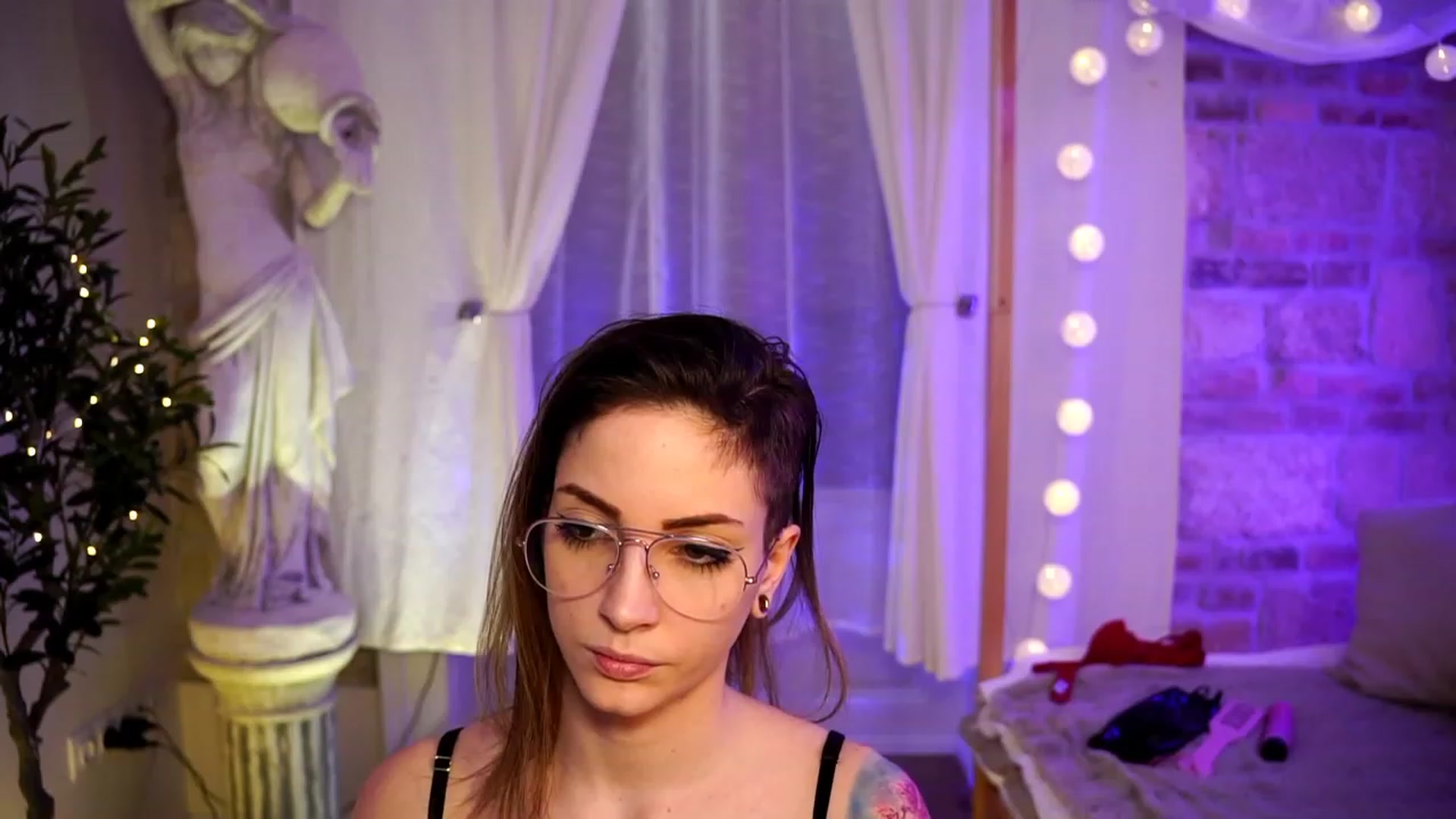 Gallery image thumbnail from Kend_dall's myfreecams stream on, 04/12/2023, 15:06 image 7 of 20