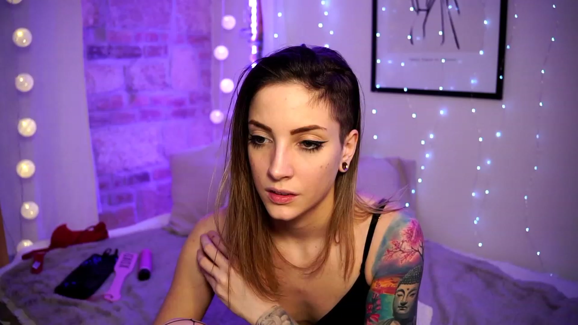 Gallery image thumbnail from Kend_dall's myfreecams stream on, 04/12/2023, 15:06 image 13 of 20