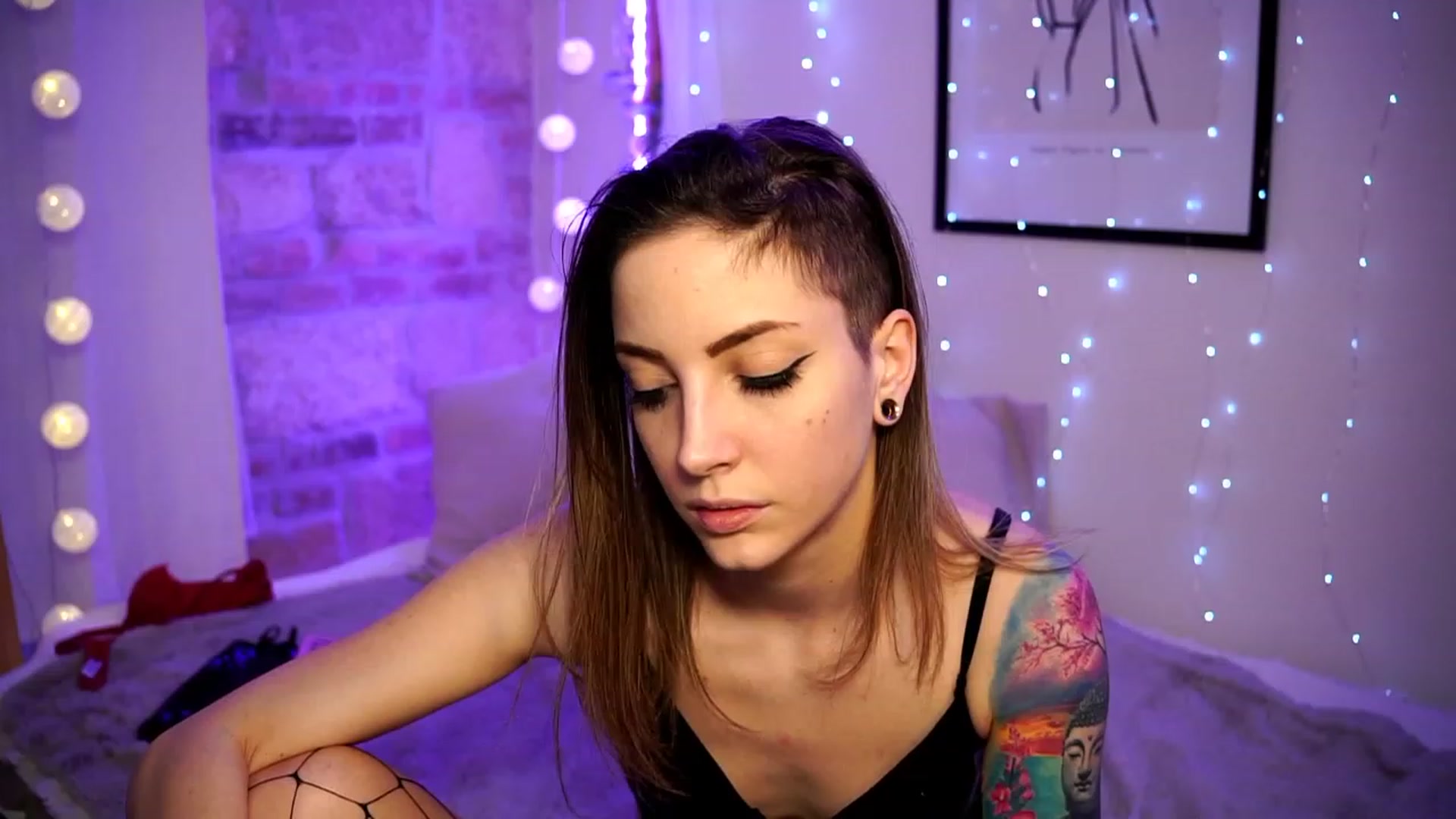 Gallery image thumbnail from Kend_dall's myfreecams stream on, 04/12/2023, 15:06 image 14 of 20