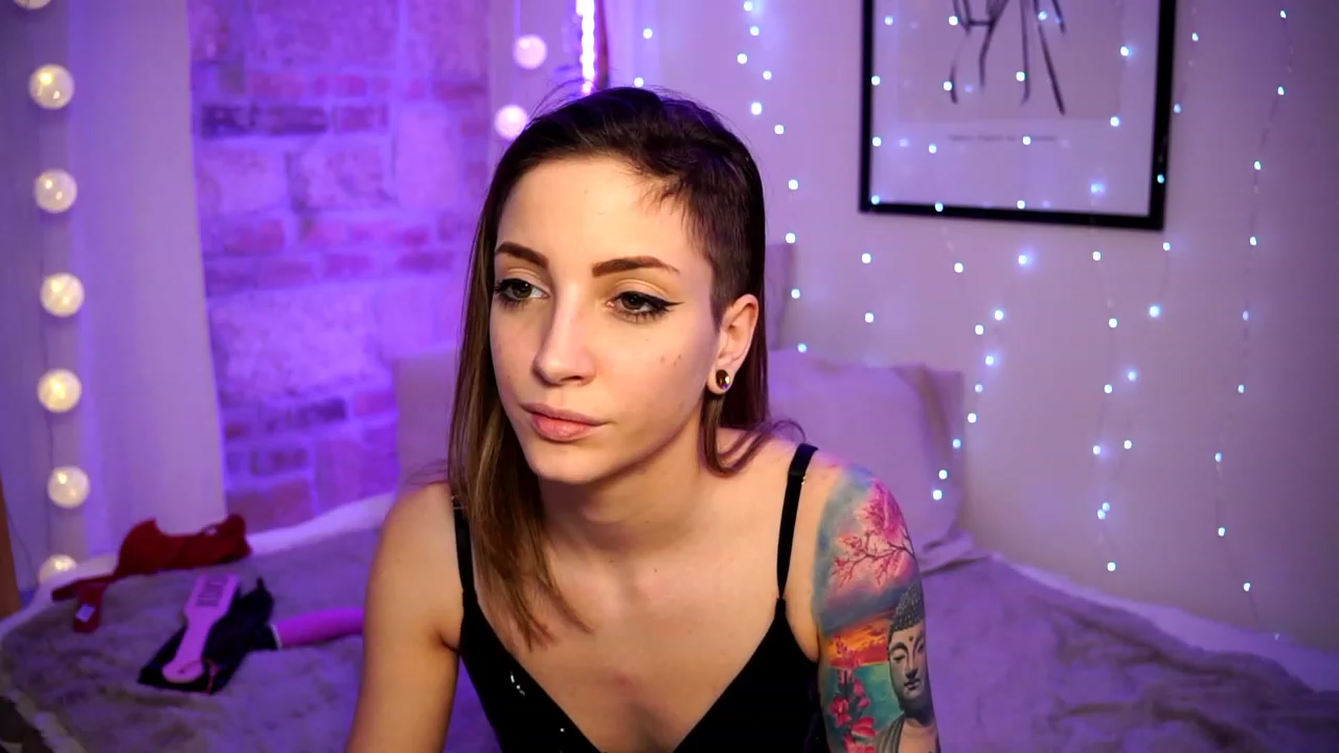 Gallery image thumbnail from Kend_dall's myfreecams stream on, 04/12/2023, 15:06 image 18 of 20
