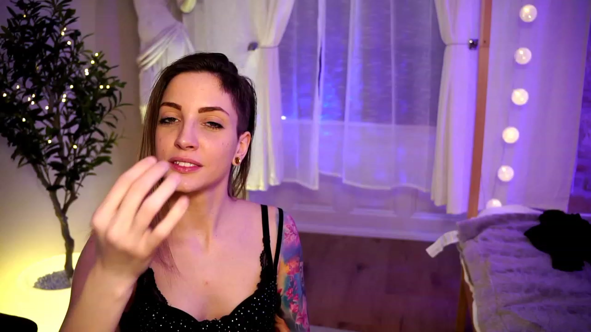 Gallery image thumbnail from Kend_dall's myfreecams stream on, 04/13/2023, 08:57 image 18 of 20