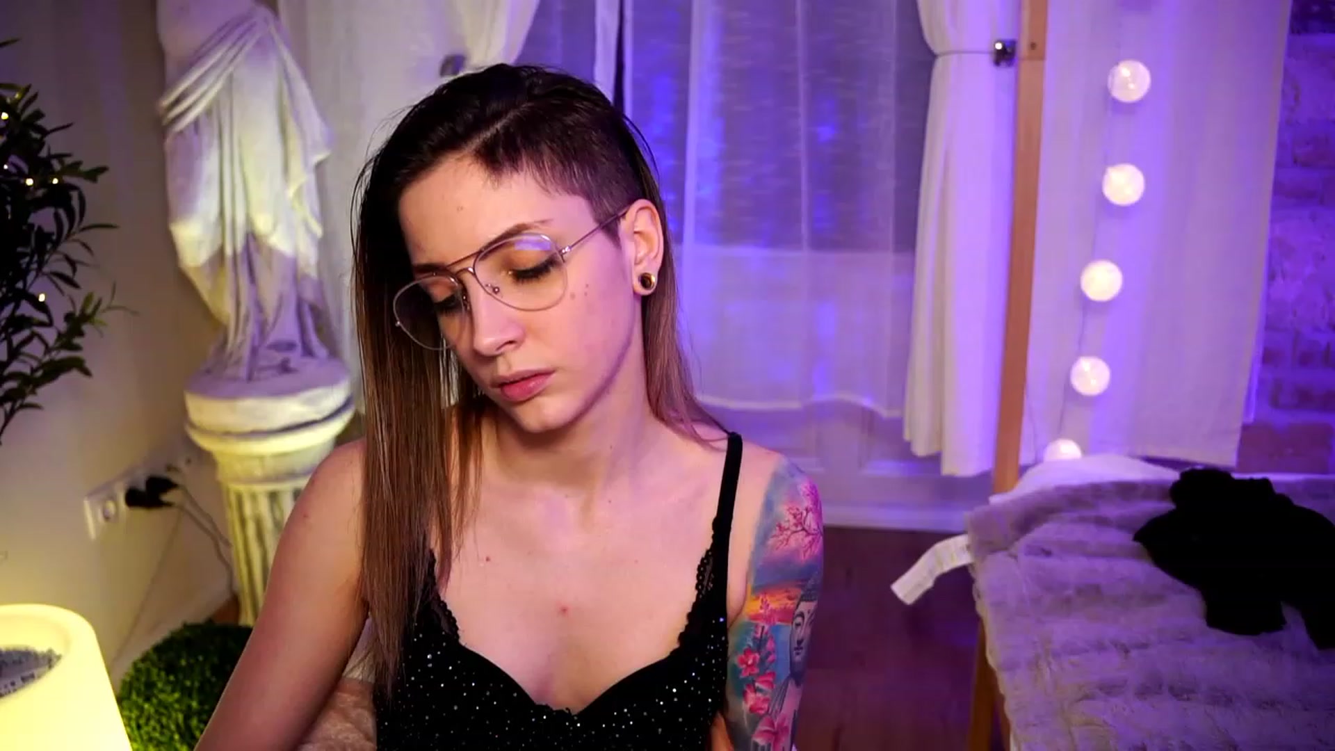 Gallery image thumbnail from Kend_dall's myfreecams stream on, 04/13/2023, 11:02 image 17 of 20
