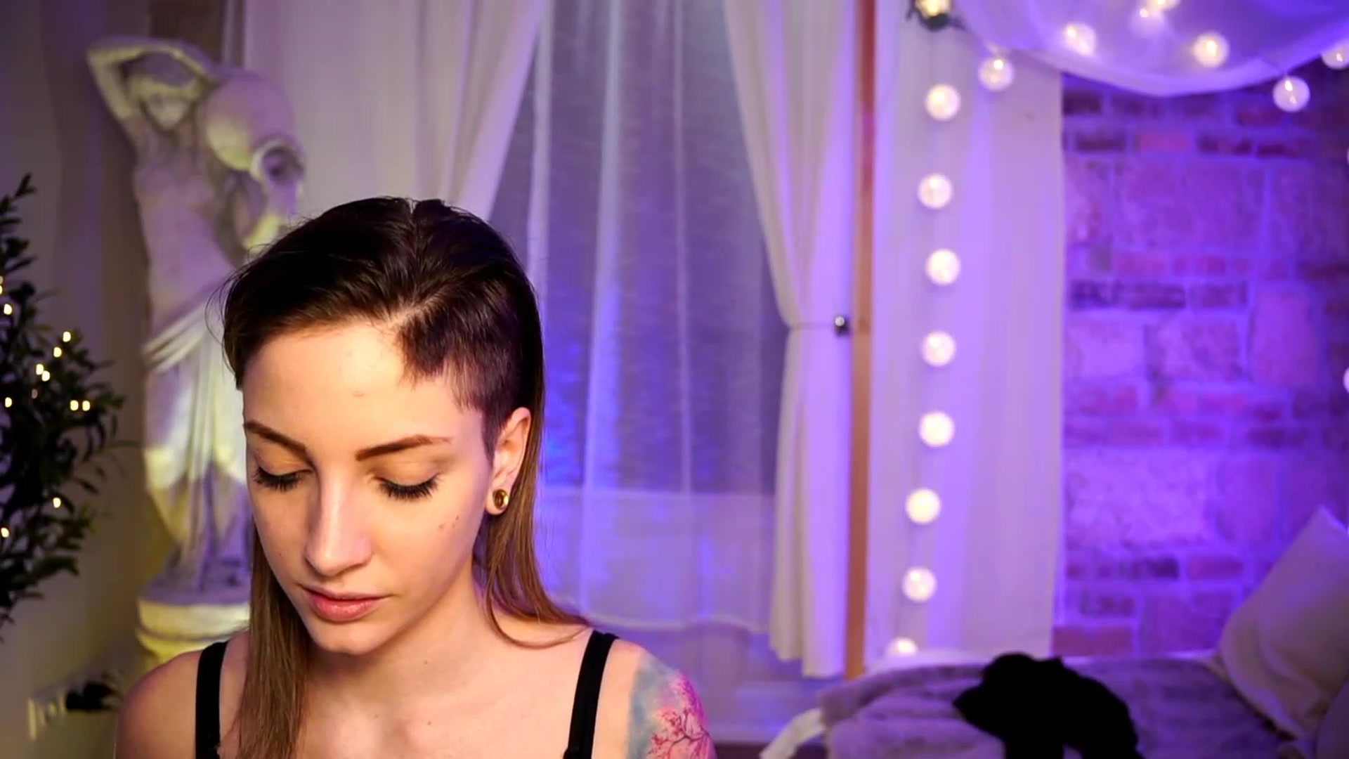 Gallery image thumbnail from Kend_dall's myfreecams stream on, 04/13/2023, 11:02 image 12 of 20