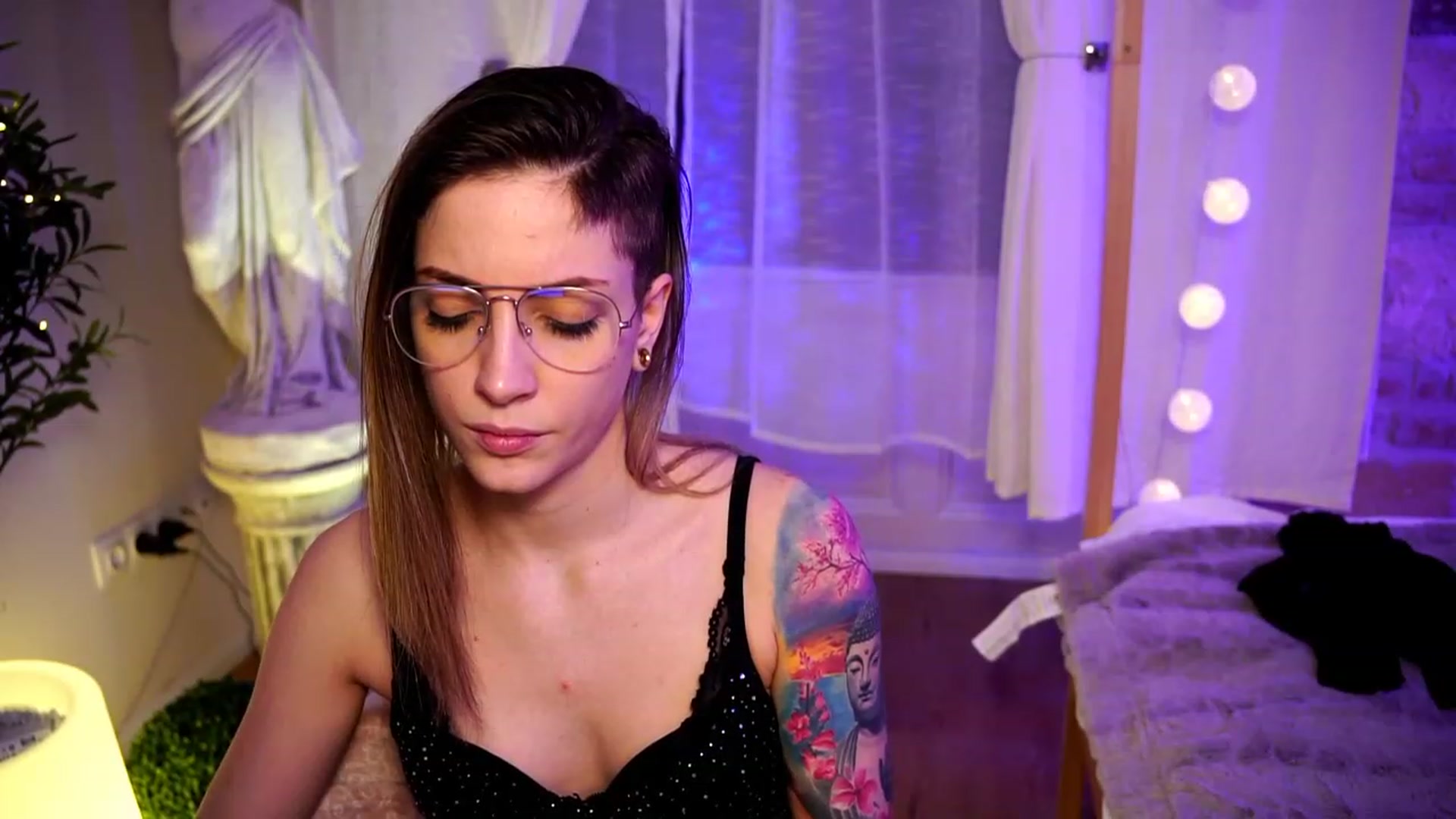 Gallery image thumbnail from Kend_dall's myfreecams stream on, 04/13/2023, 11:02 image 15 of 20