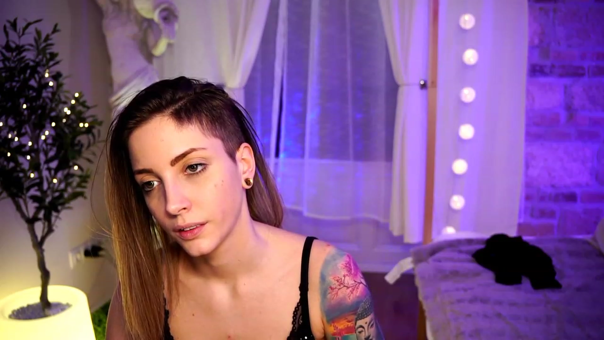 Gallery image thumbnail from Kend_dall's myfreecams stream on, 04/13/2023, 11:02 image 14 of 20