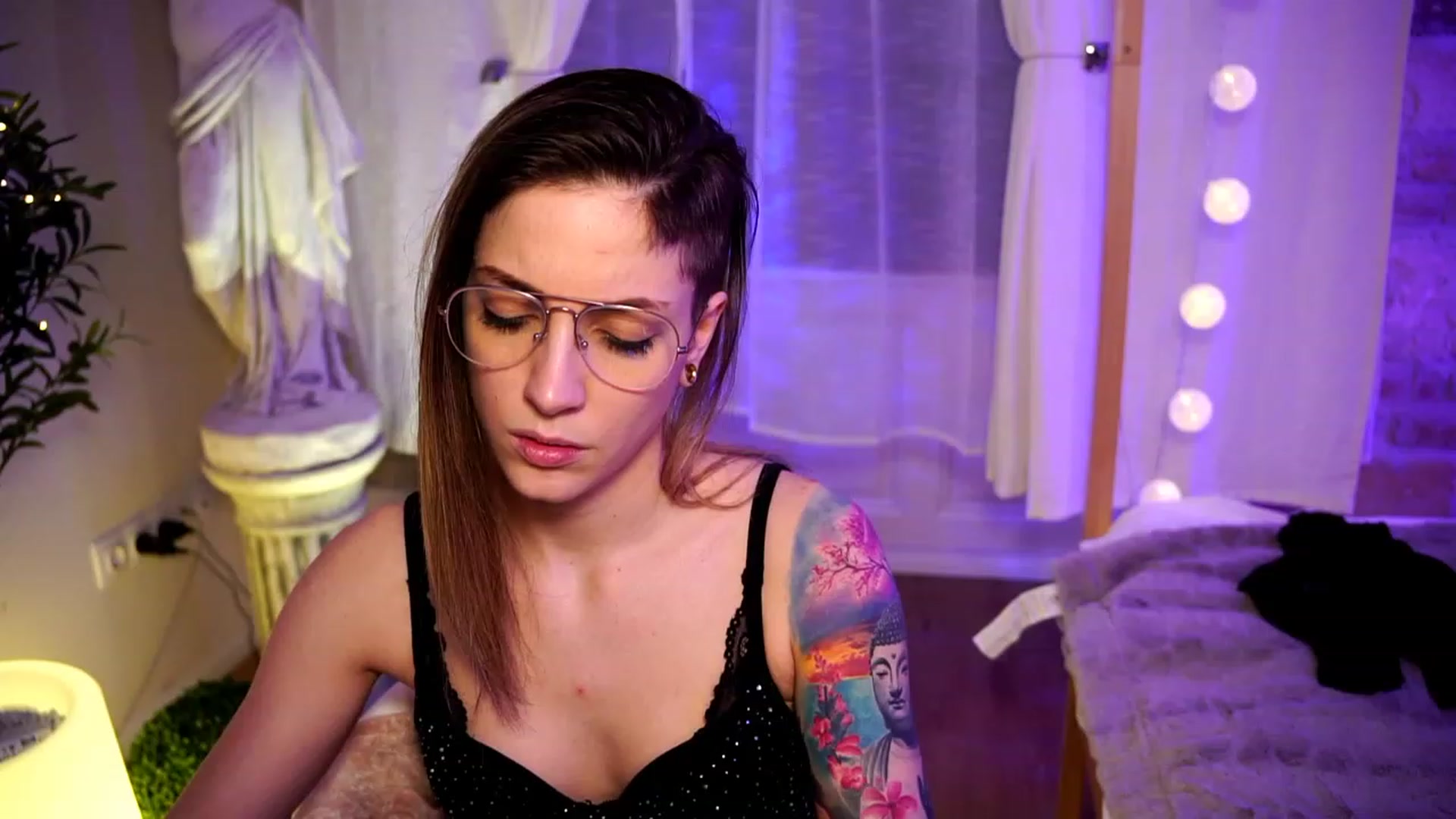 Gallery image thumbnail from Kend_dall's myfreecams stream on, 04/13/2023, 11:02 image 16 of 20