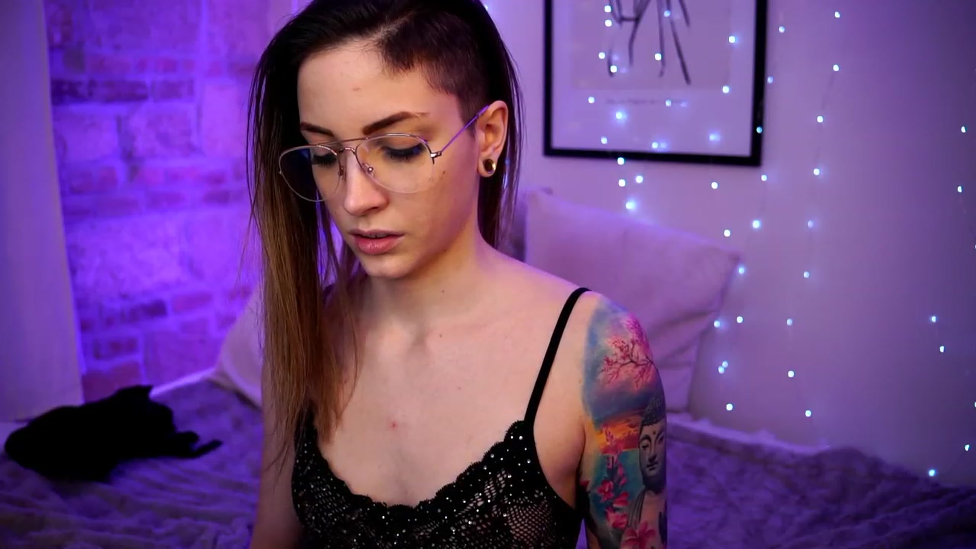 Gallery image thumbnail from Kend_dall's myfreecams stream on, 04/13/2023, 12:09 image 4 of 20