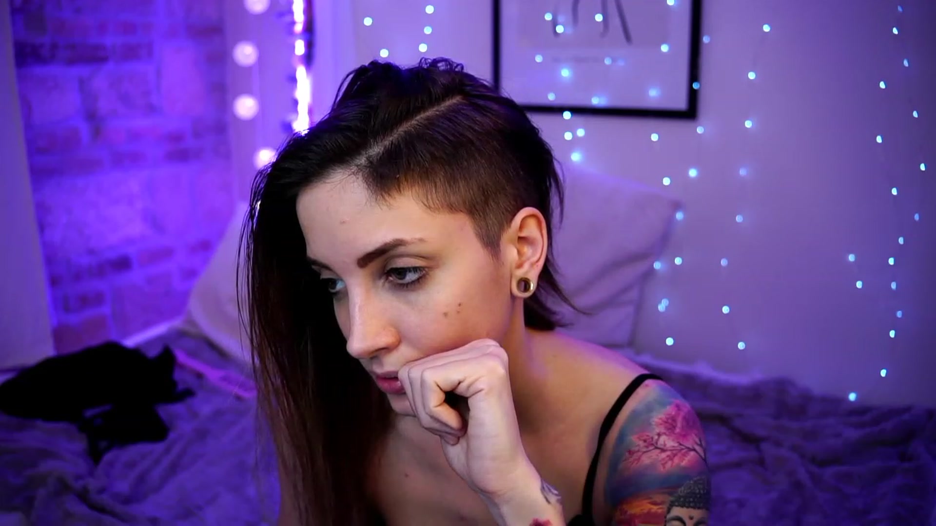 Gallery image thumbnail from Kend_dall's myfreecams stream on, 04/13/2023, 12:09 image 19 of 20