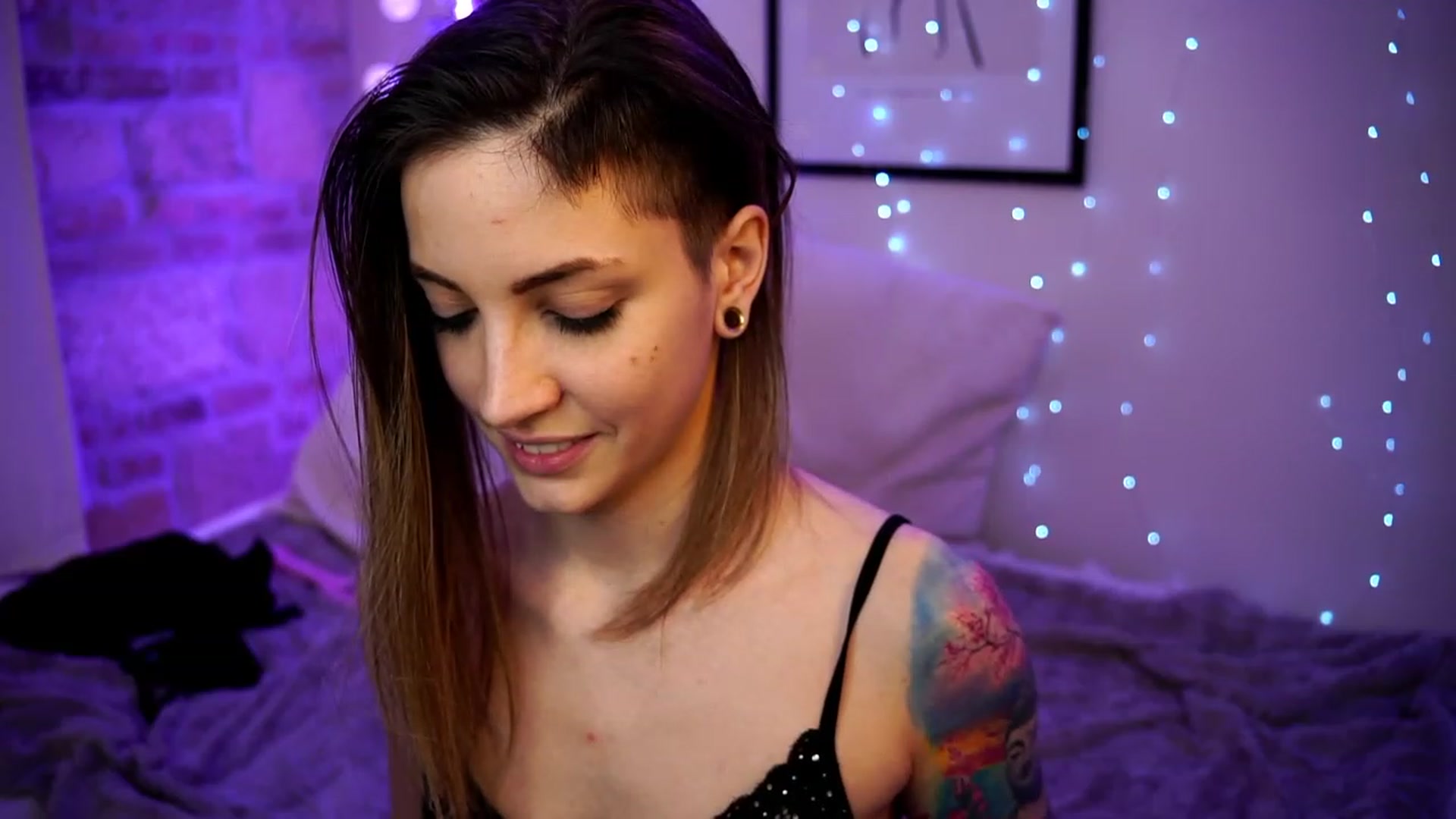 Gallery image thumbnail from Kend_dall's myfreecams stream on, 04/13/2023, 12:09 image 18 of 20