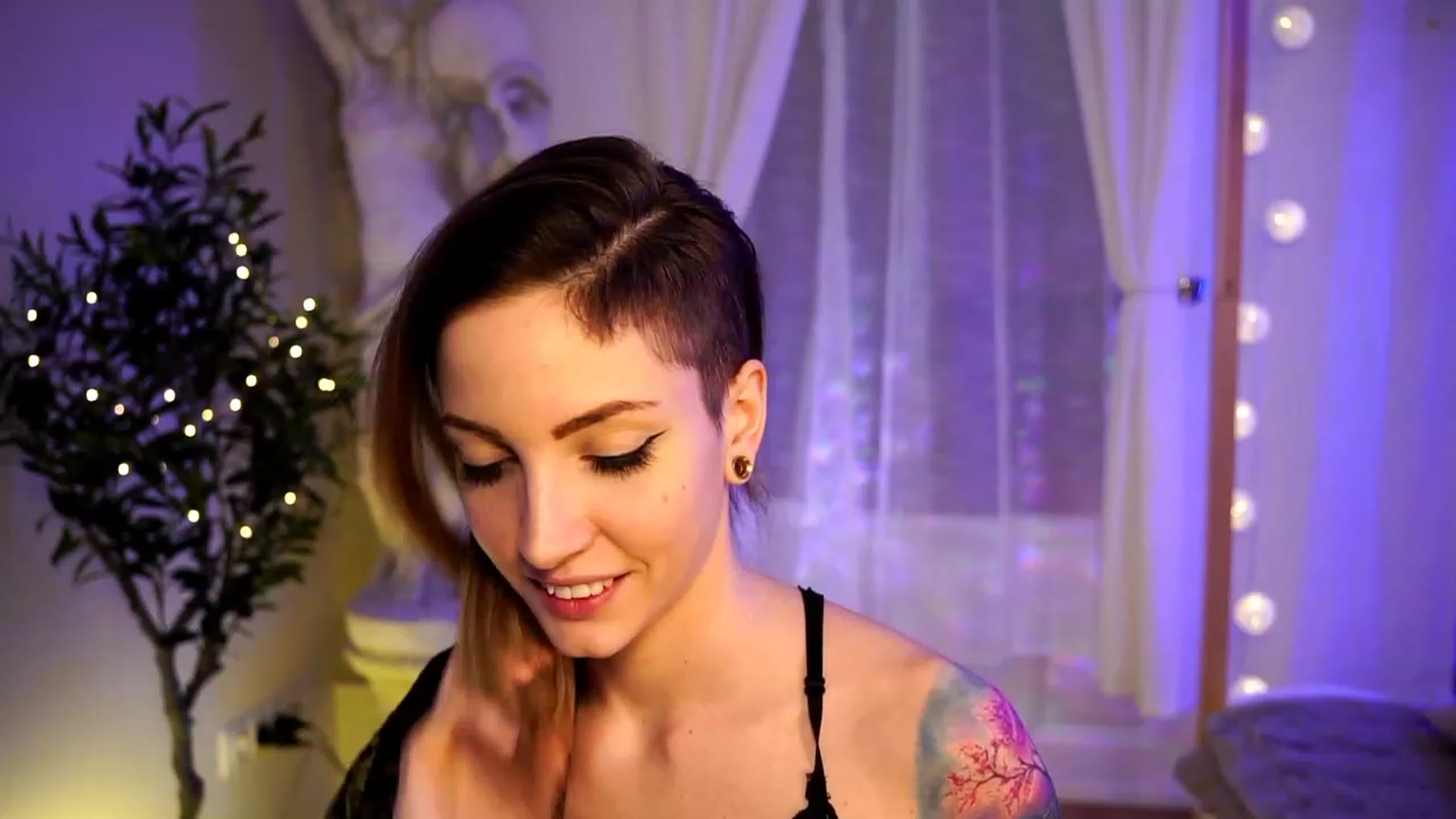 Gallery image thumbnail from Kend_dall's myfreecams stream on, 04/15/2023, 13:12 image 19 of 20