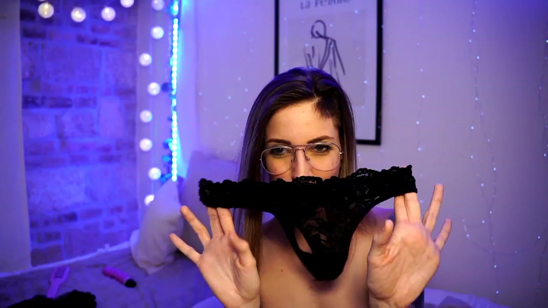 Gallery image thumbnail from Kend_dall's myfreecams stream on, 04/15/2023, 16:13 image 18 of 20