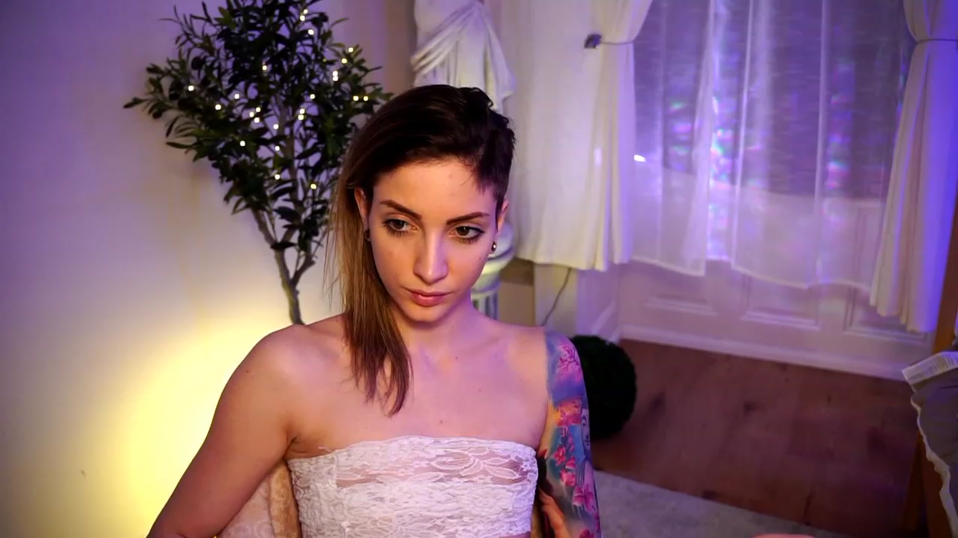 Gallery image thumbnail from Kend_dall's myfreecams stream on, 04/16/2023, 08:16 image 18 of 20