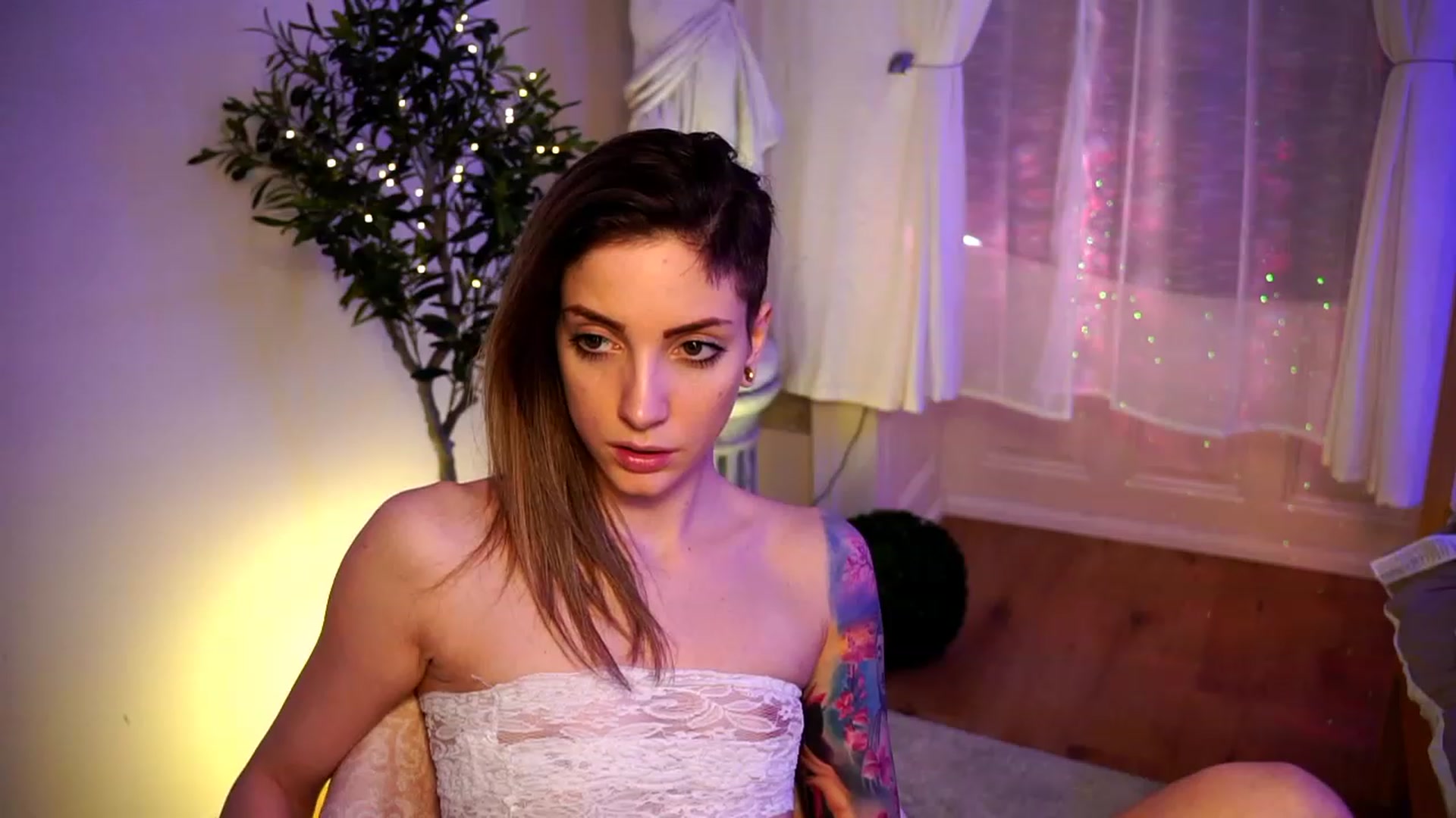 Gallery image thumbnail from Kend_dall's myfreecams stream on, 04/16/2023, 08:16 image 17 of 20