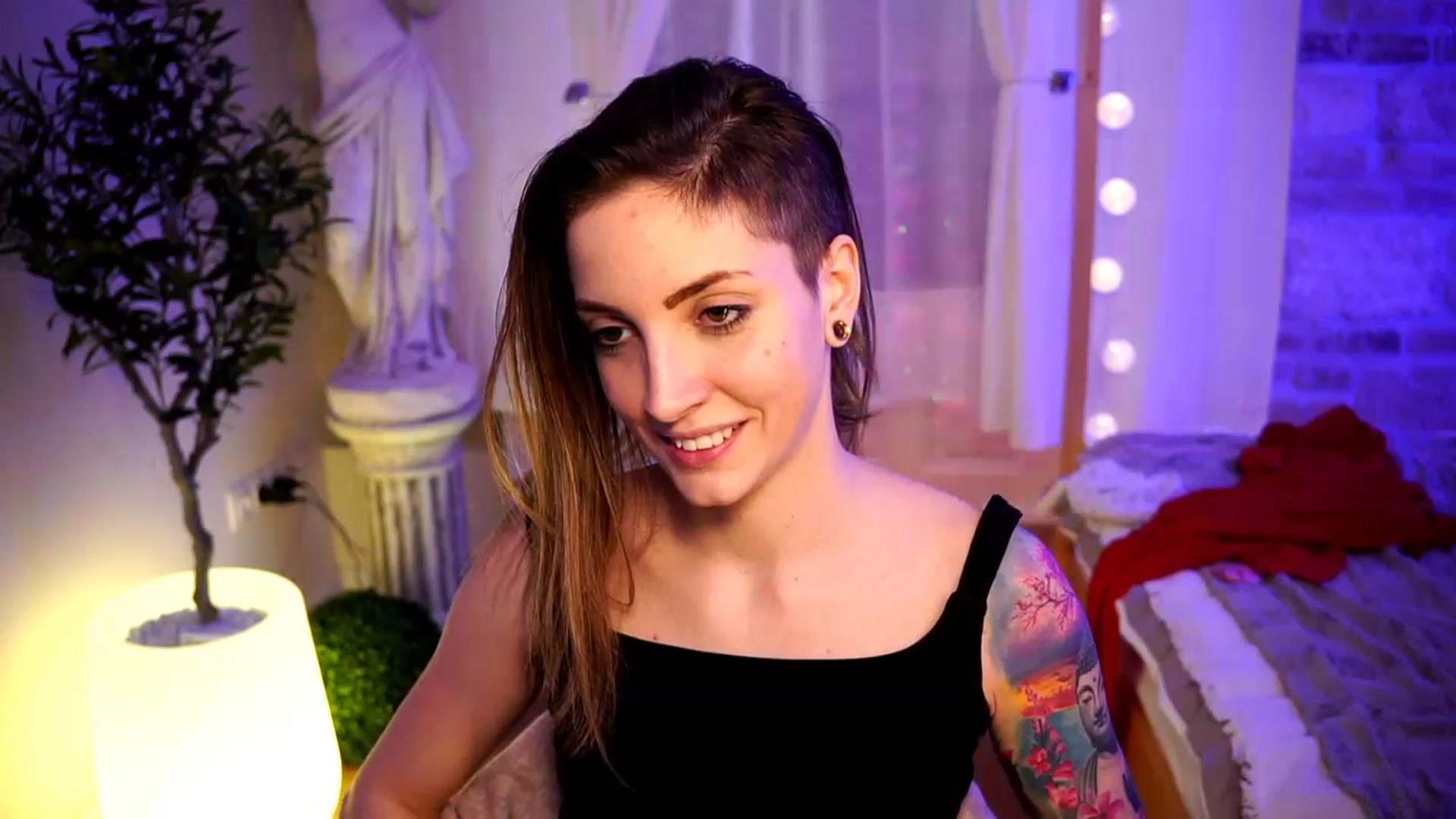 Gallery image thumbnail from Kend_dall's myfreecams stream on, 04/16/2023, 10:48 image 20 of 20
