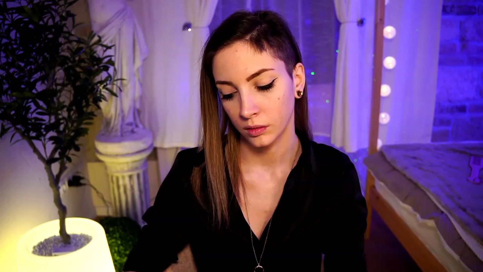 Gallery image thumbnail from Kend_dall's myfreecams stream on, 04/17/2023, 05:56 image 1 of 20
