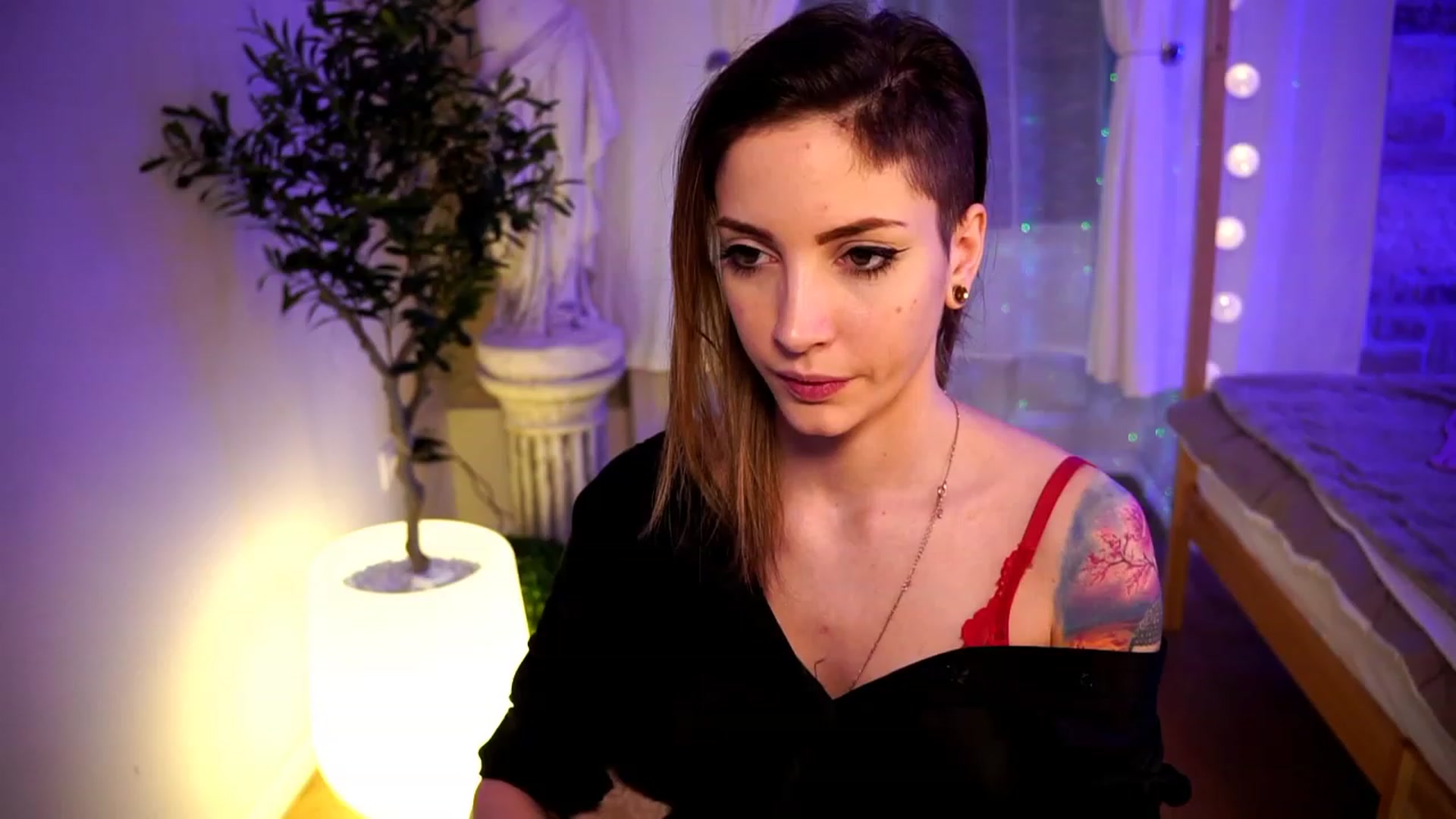 Gallery image thumbnail from Kend_dall's myfreecams stream on, 04/17/2023, 05:56 image 9 of 20