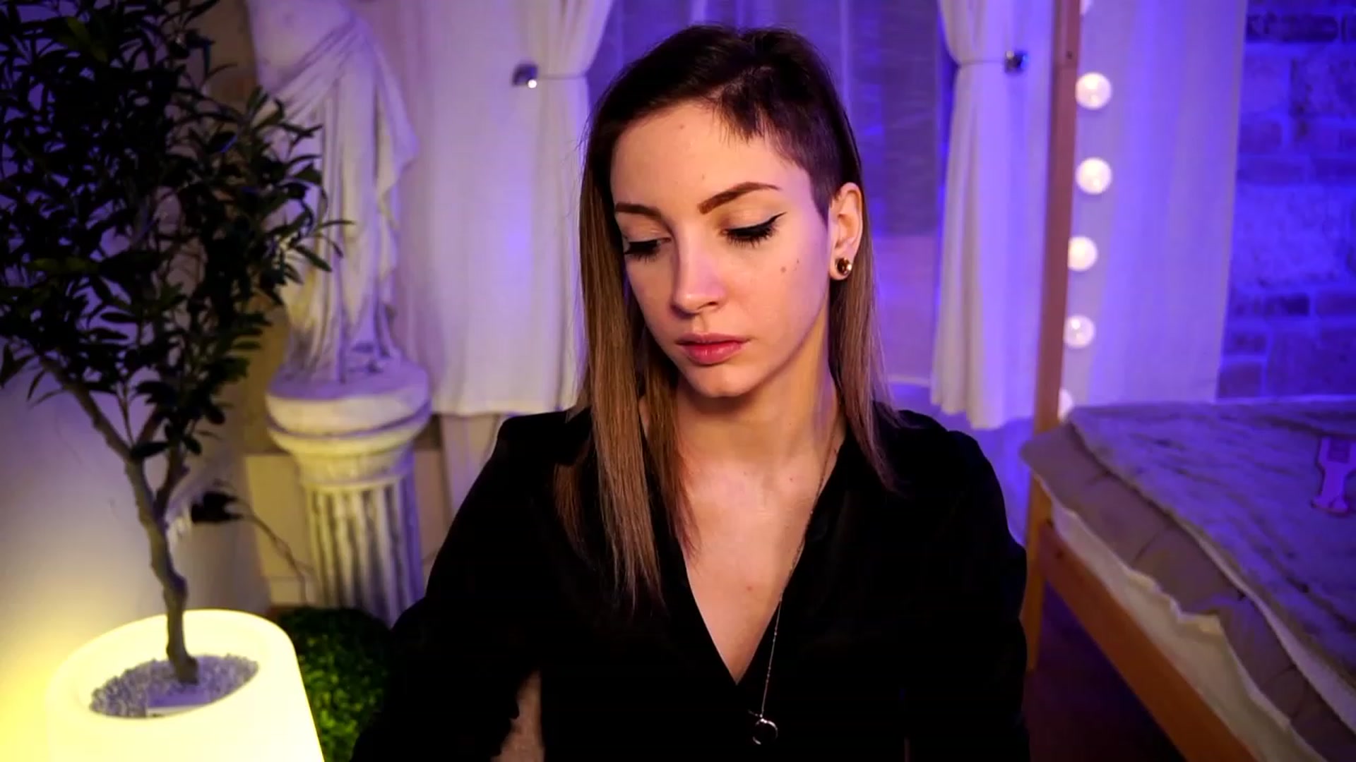 Gallery image thumbnail from Kend_dall's myfreecams stream on, 04/17/2023, 05:56 image 2 of 20
