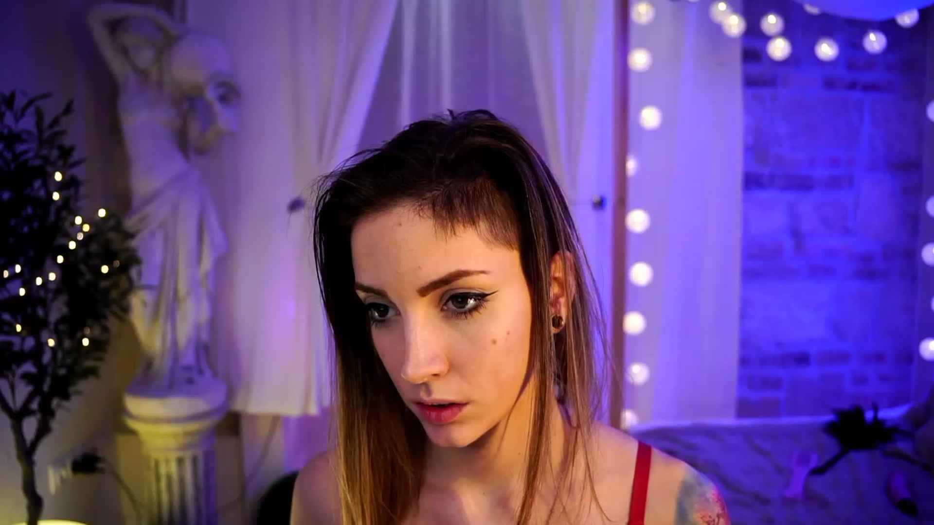 Gallery image thumbnail from Kend_dall's myfreecams stream on, 04/17/2023, 07:21 image 10 of 20