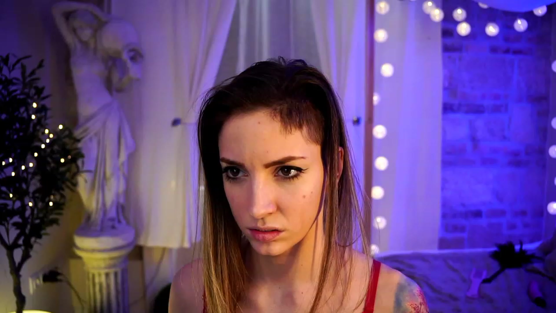 Gallery image thumbnail from Kend_dall's myfreecams stream on, 04/17/2023, 07:21 image 9 of 20