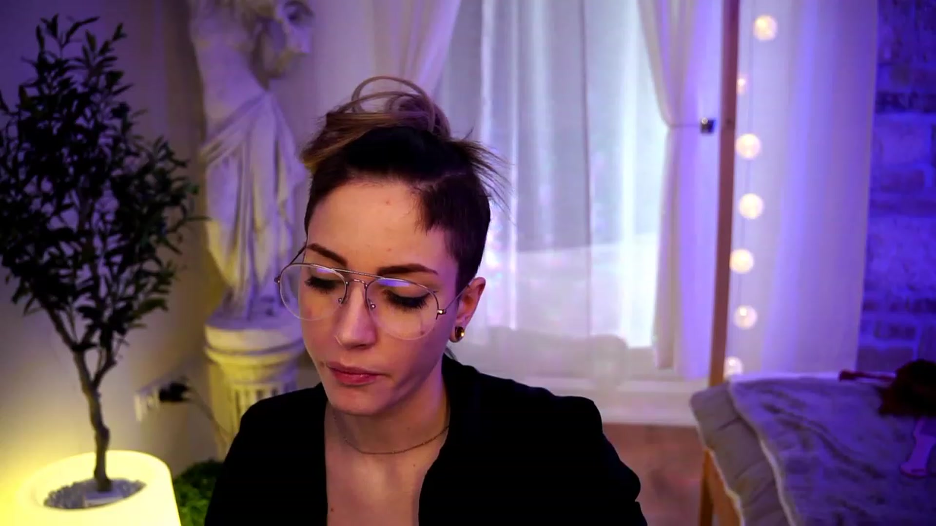 Gallery image thumbnail from Kend_dall's myfreecams stream on, 04/17/2023, 08:43 image 16 of 20
