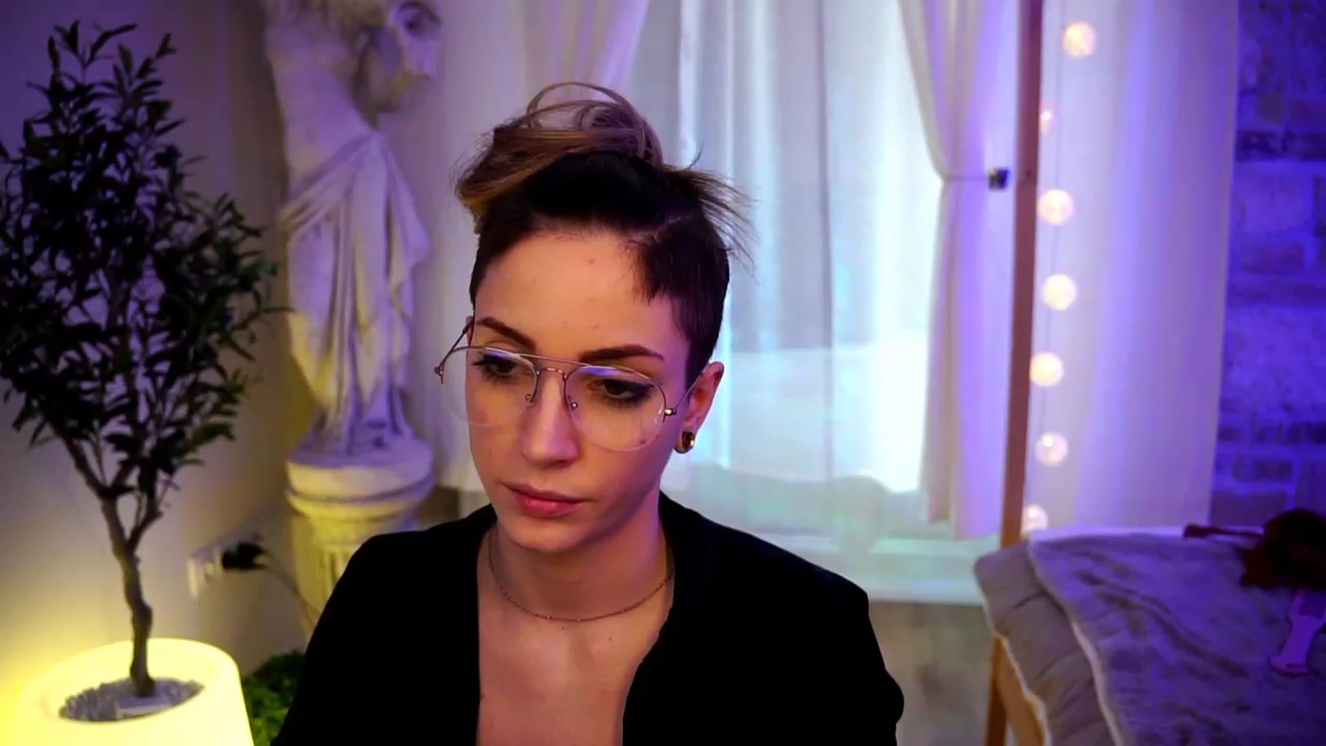 Gallery image thumbnail from Kend_dall's myfreecams stream on, 04/17/2023, 08:43 image 15 of 20