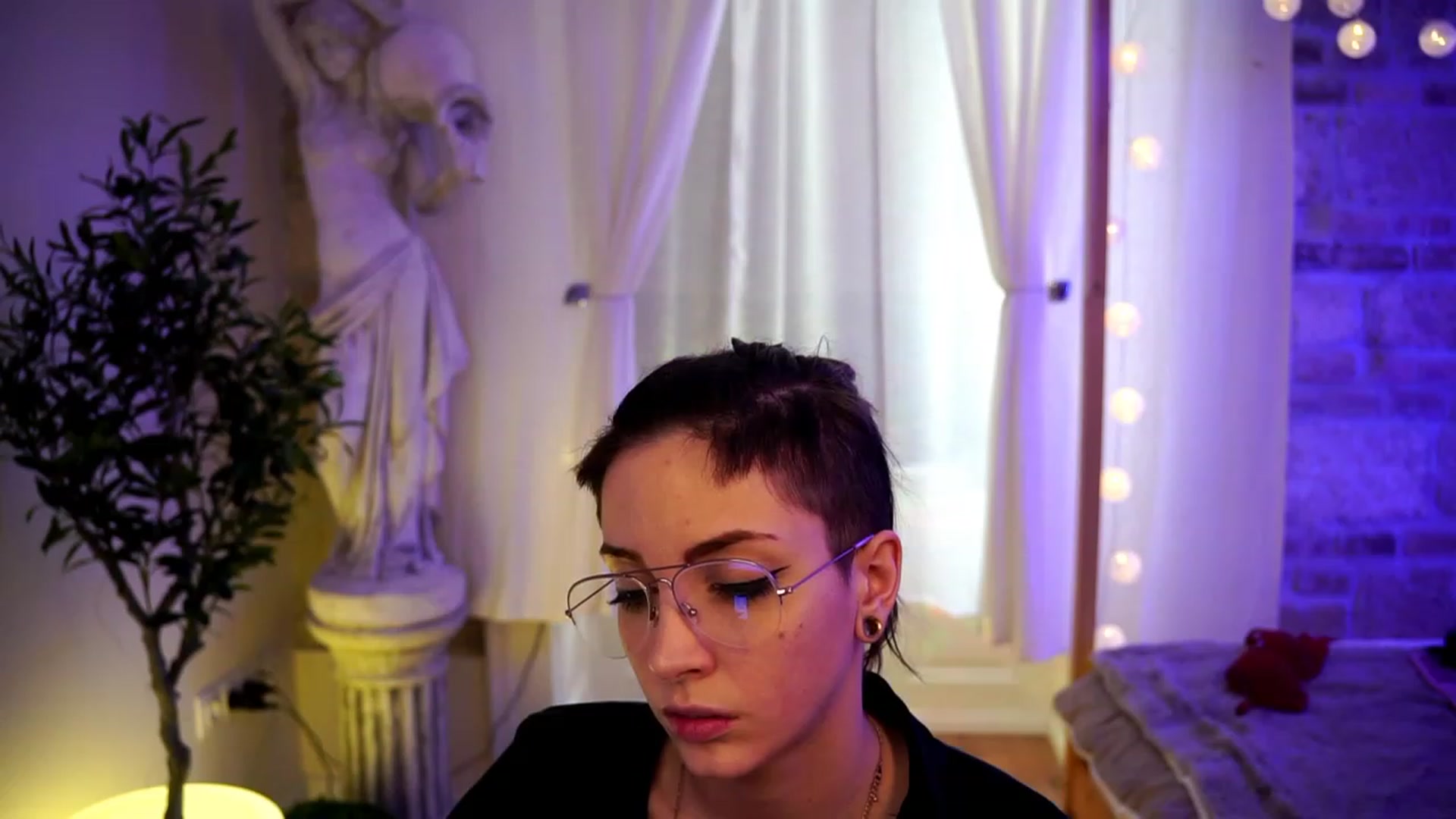 Gallery image thumbnail from Kend_dall's myfreecams stream on, 04/17/2023, 10:11 image 10 of 20