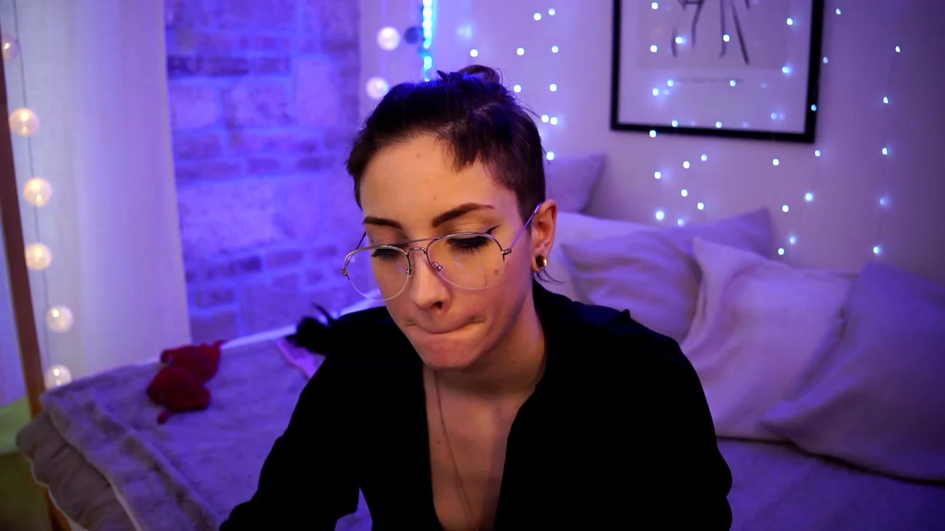 Gallery image thumbnail from Kend_dall's myfreecams stream on, 04/17/2023, 10:11 image 19 of 20