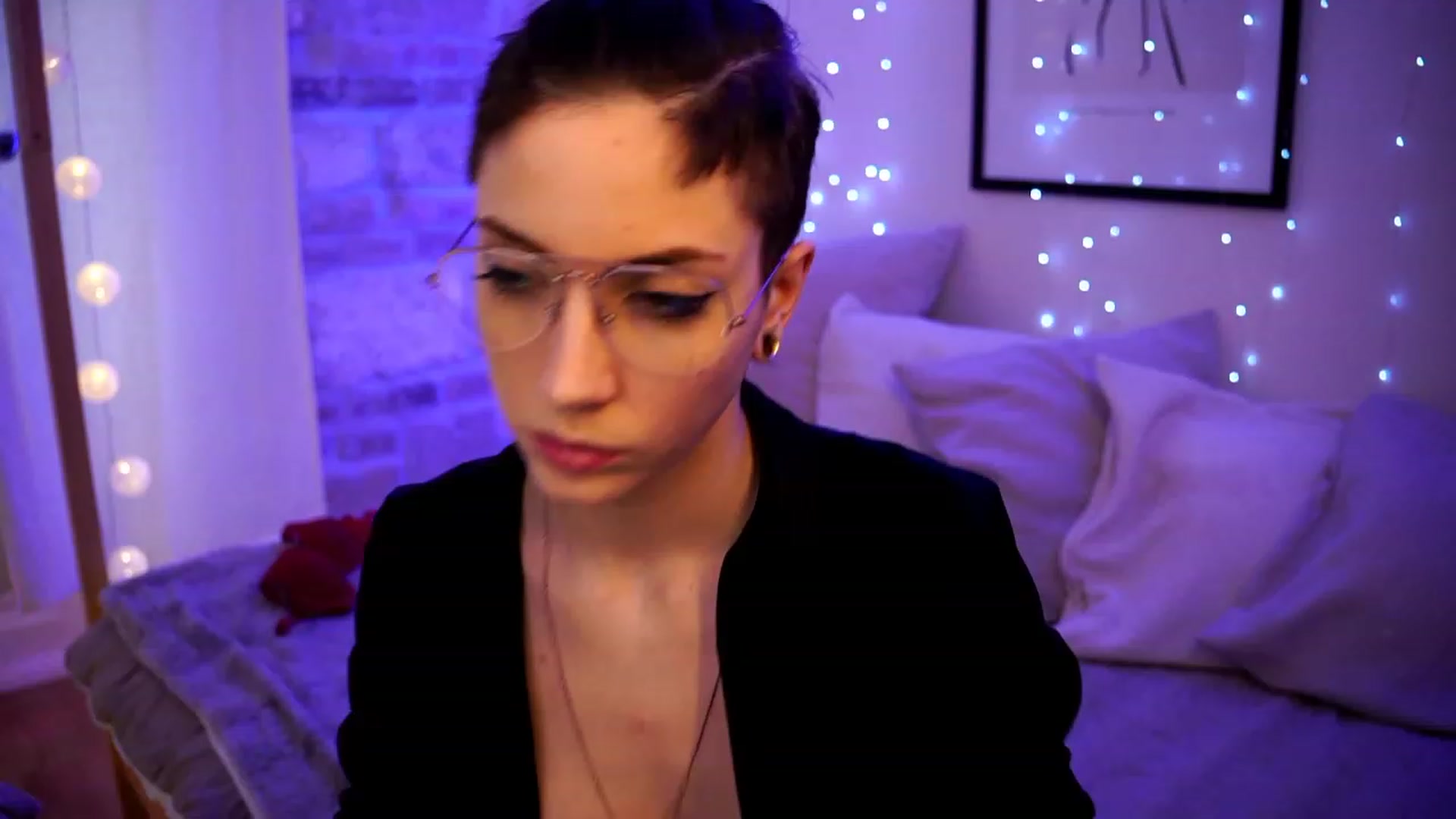 Gallery image thumbnail from Kend_dall's myfreecams stream on, 04/17/2023, 10:11 image 16 of 20