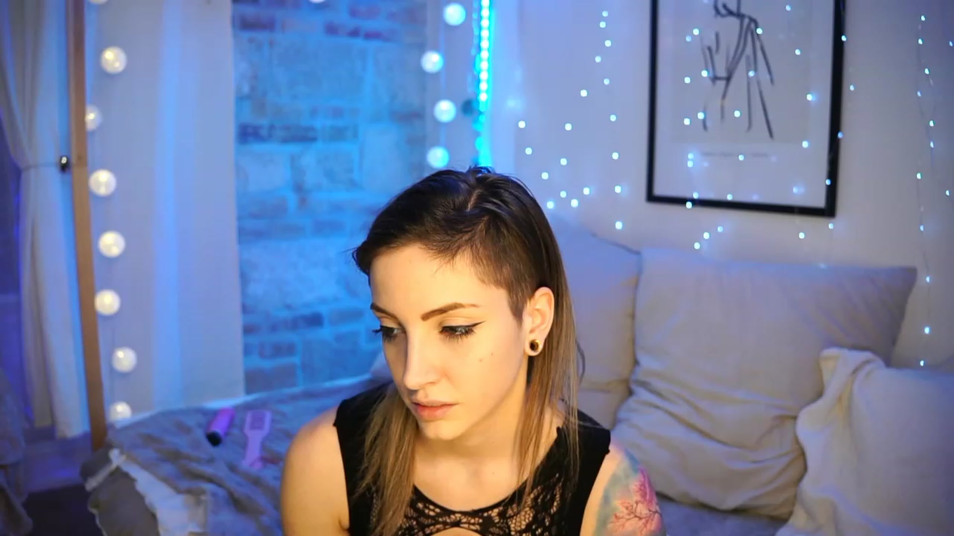 Gallery image thumbnail from Kend_dall's myfreecams stream on, 04/20/2023, 12:57 image 7 of 20