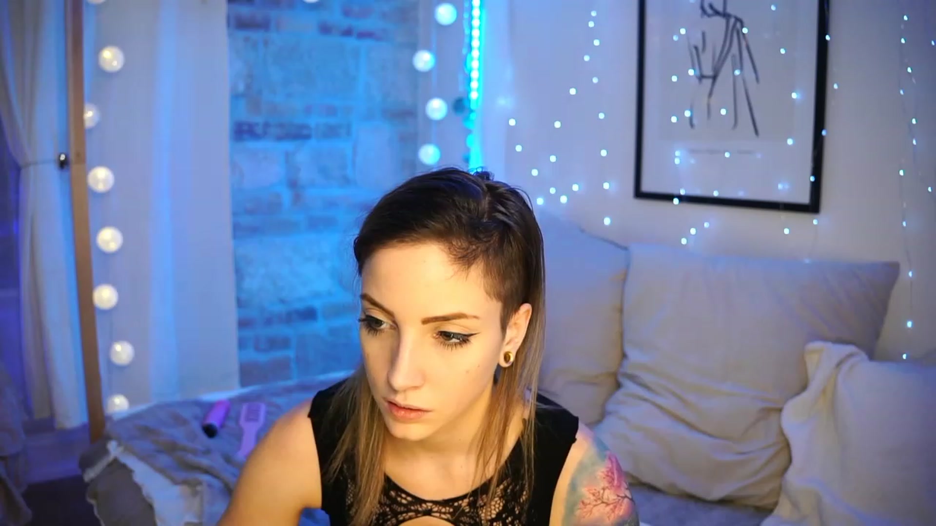 Gallery image thumbnail from Kend_dall's myfreecams stream on, 04/20/2023, 12:57 image 6 of 20