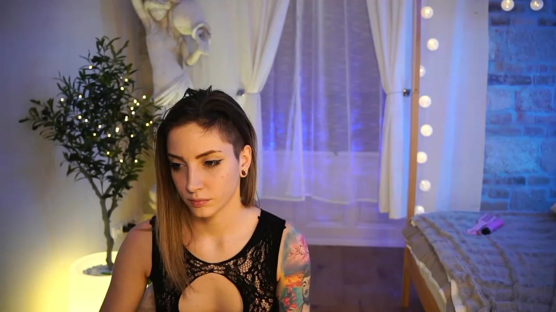 Gallery image thumbnail from Kend_dall's myfreecams stream on, 04/20/2023, 15:27 image 7 of 20