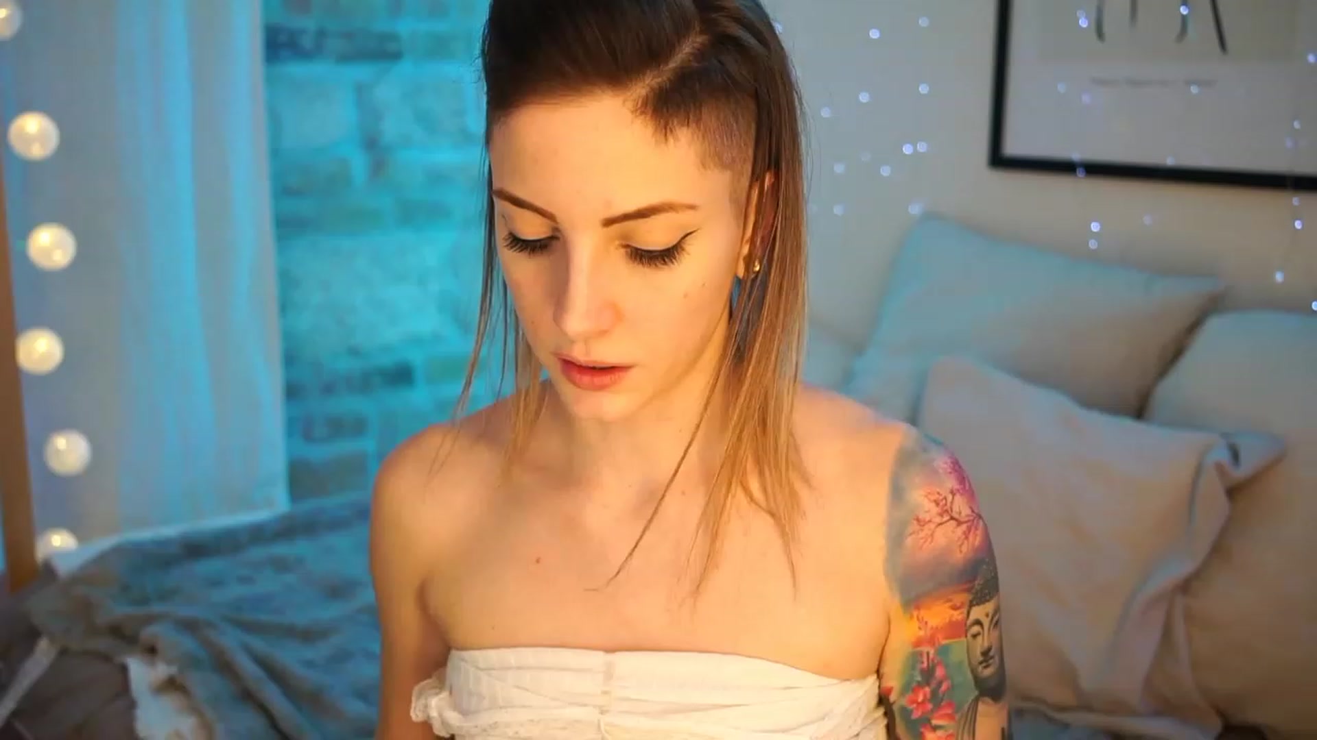 Gallery image thumbnail from Kend_dall's myfreecams stream on, 04/23/2023, 14:04 image 4 of 20