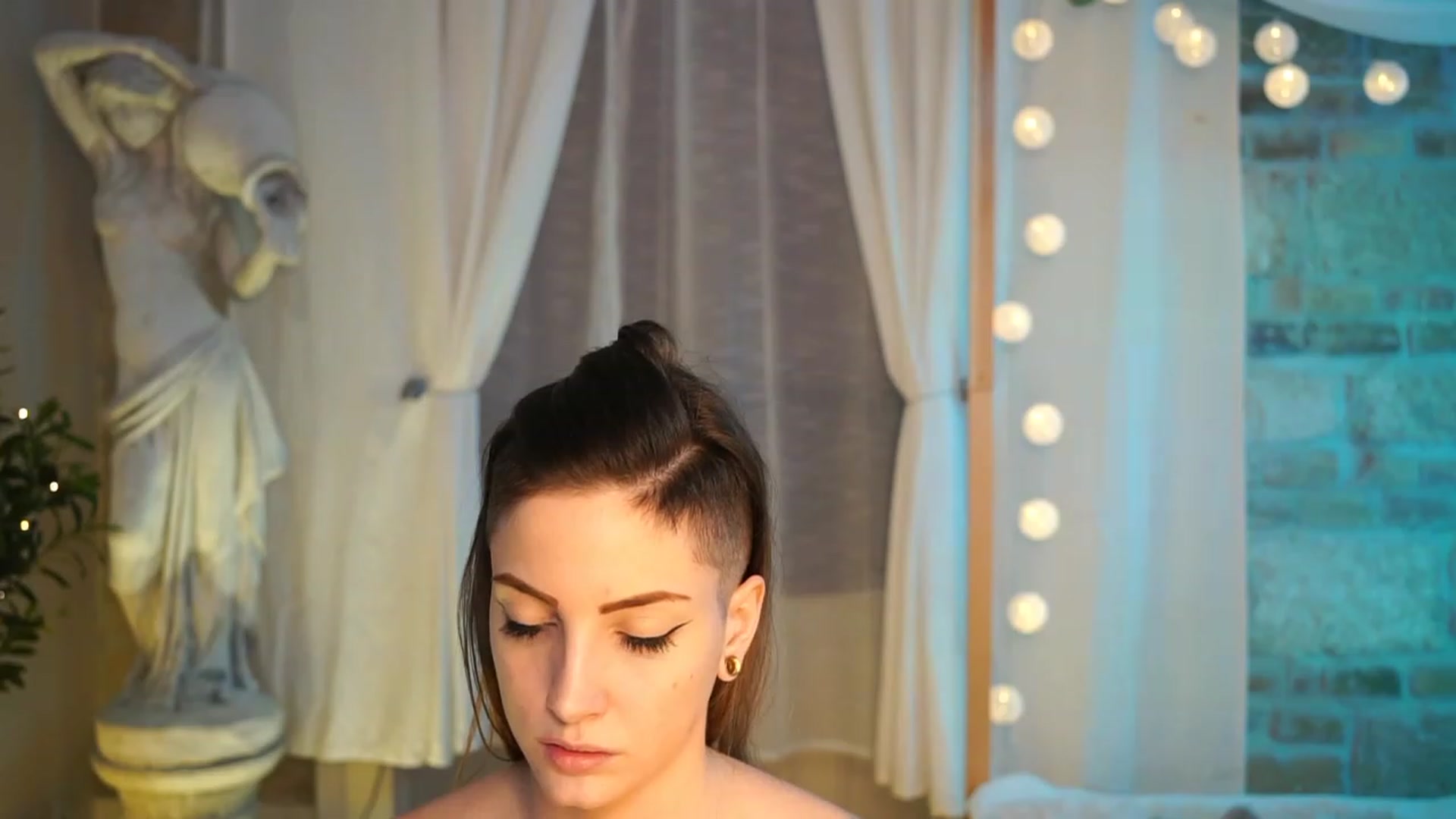 Gallery image thumbnail from Kend_dall's myfreecams stream on, 04/24/2023, 12:59 image 10 of 20