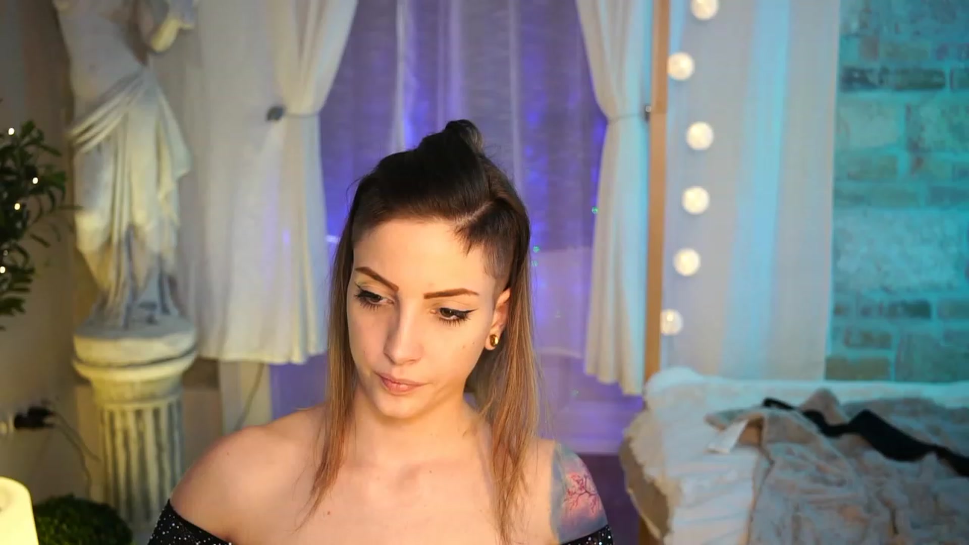 Gallery image thumbnail from Kend_dall's myfreecams stream on, 04/24/2023, 12:59 image 3 of 20