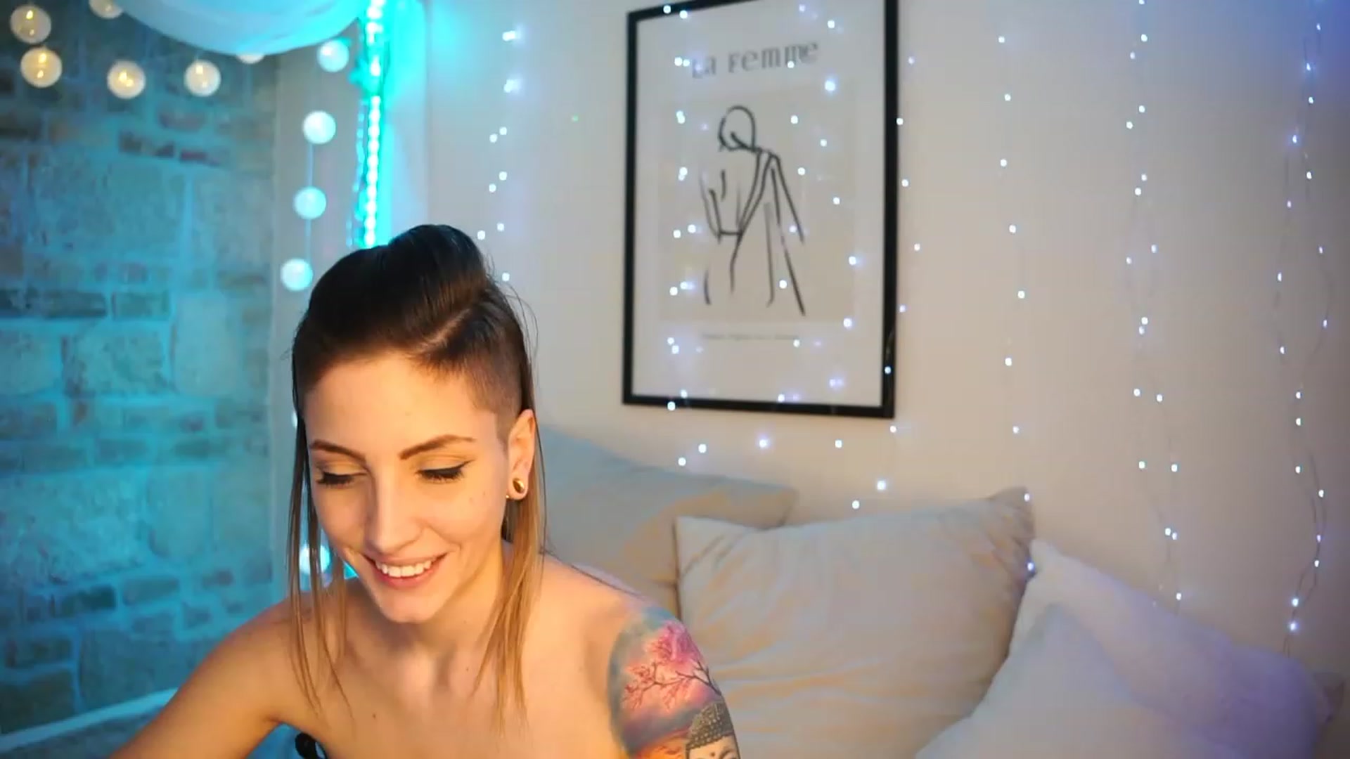 Gallery image thumbnail from Kend_dall's myfreecams stream on, 04/27/2023, 14:02 image 6 of 20