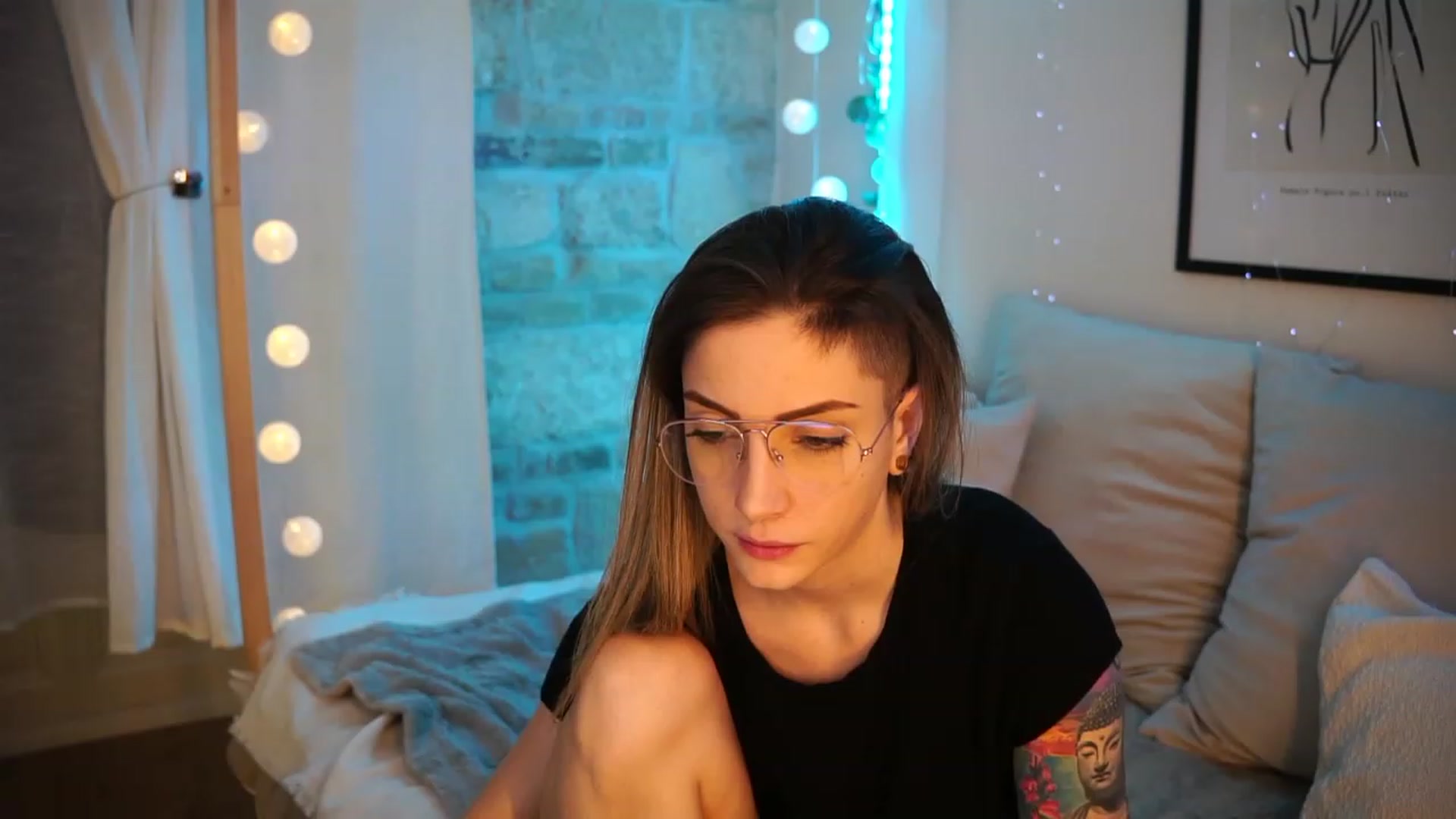 Gallery image thumbnail from Kend_dall's myfreecams stream on, 04/28/2023, 05:32 image 13 of 20