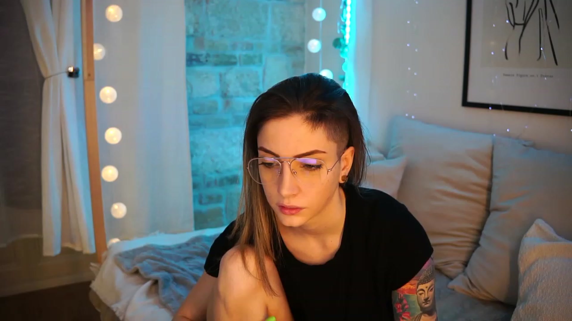 Gallery image thumbnail from Kend_dall's myfreecams stream on, 04/28/2023, 05:32 image 12 of 20
