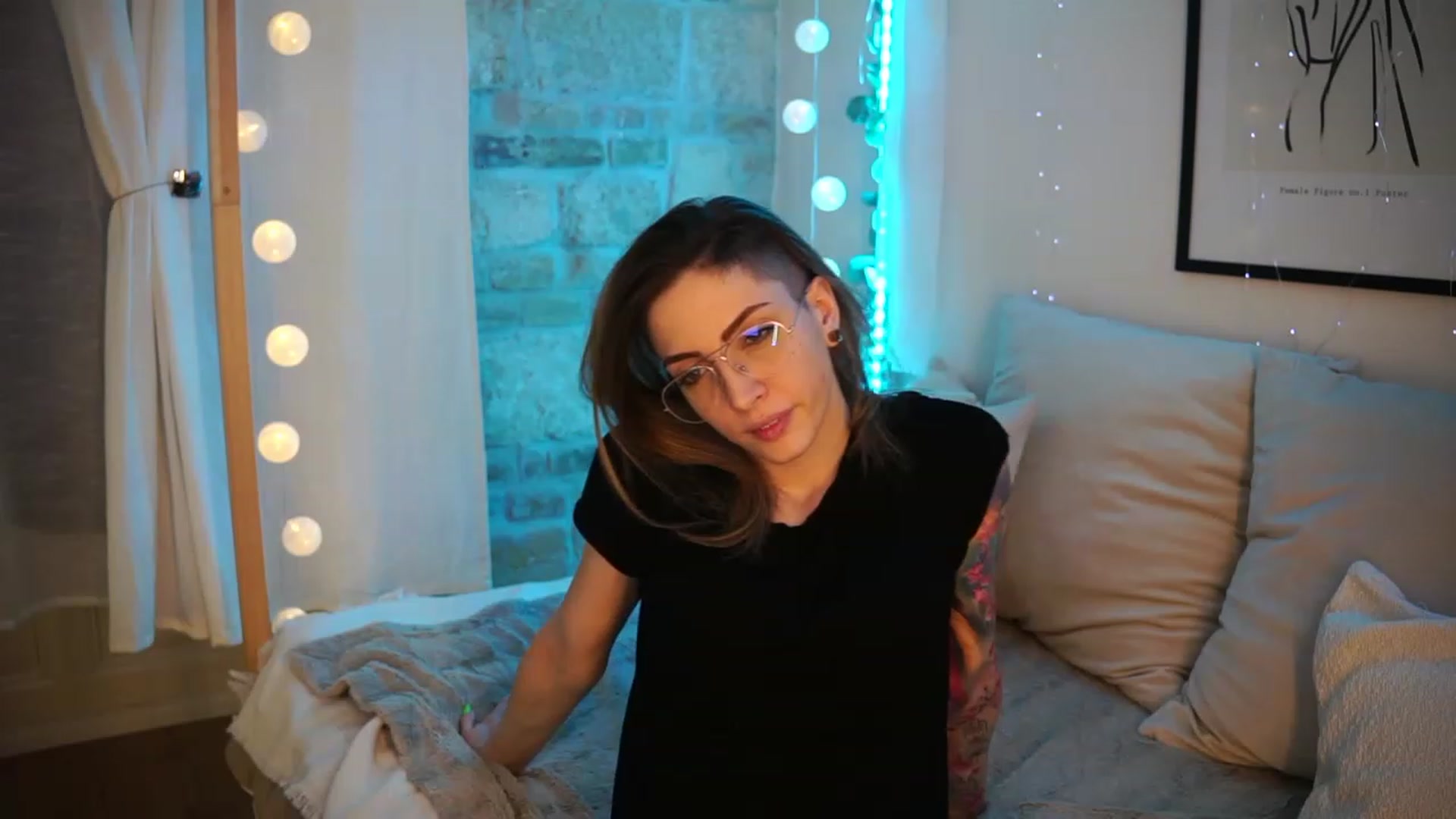 Gallery image thumbnail from Kend_dall's myfreecams stream on, 04/28/2023, 05:32 image 19 of 20