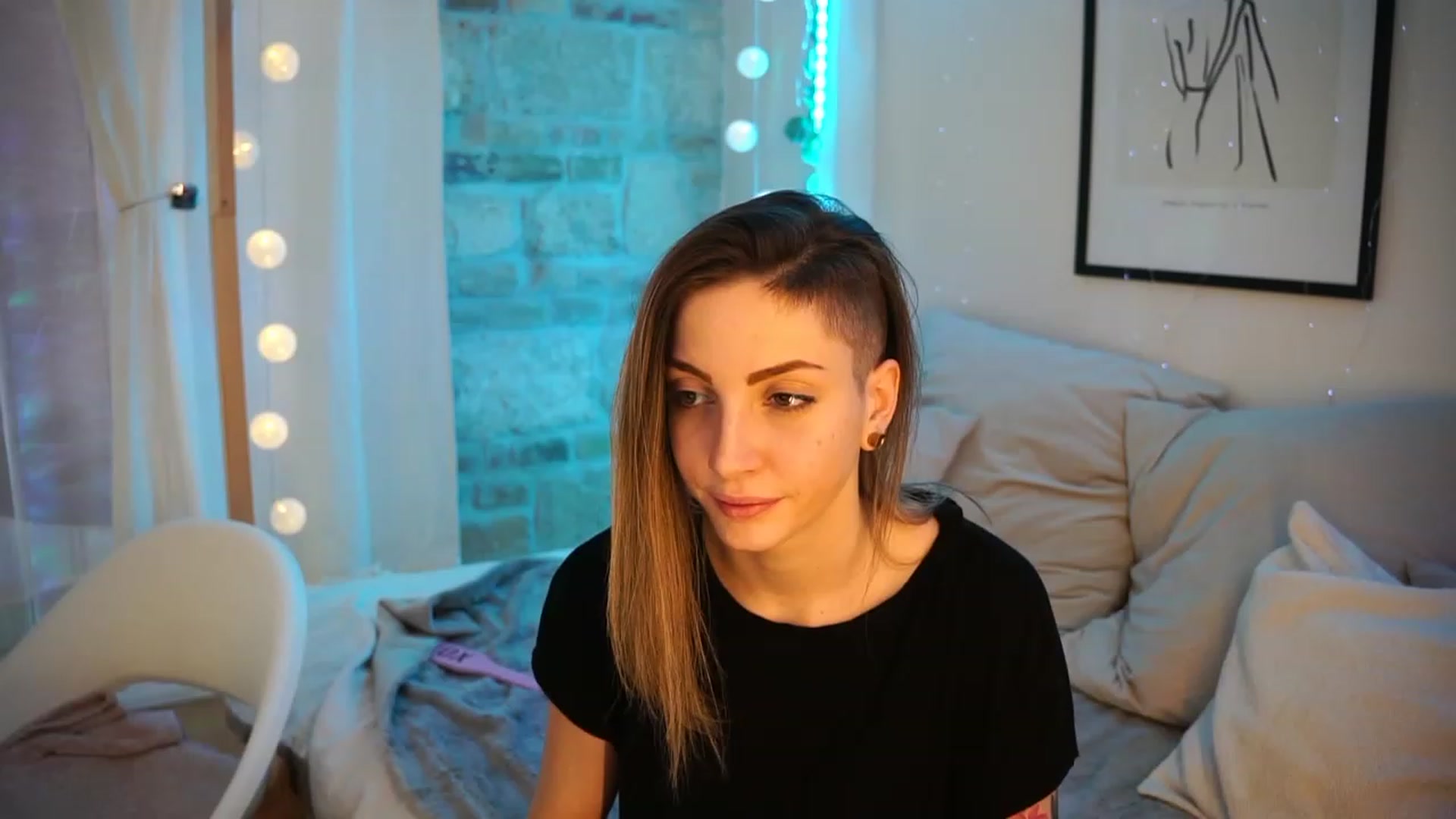 Gallery image thumbnail from Kend_dall's myfreecams stream on, 04/28/2023, 07:54 image 13 of 20