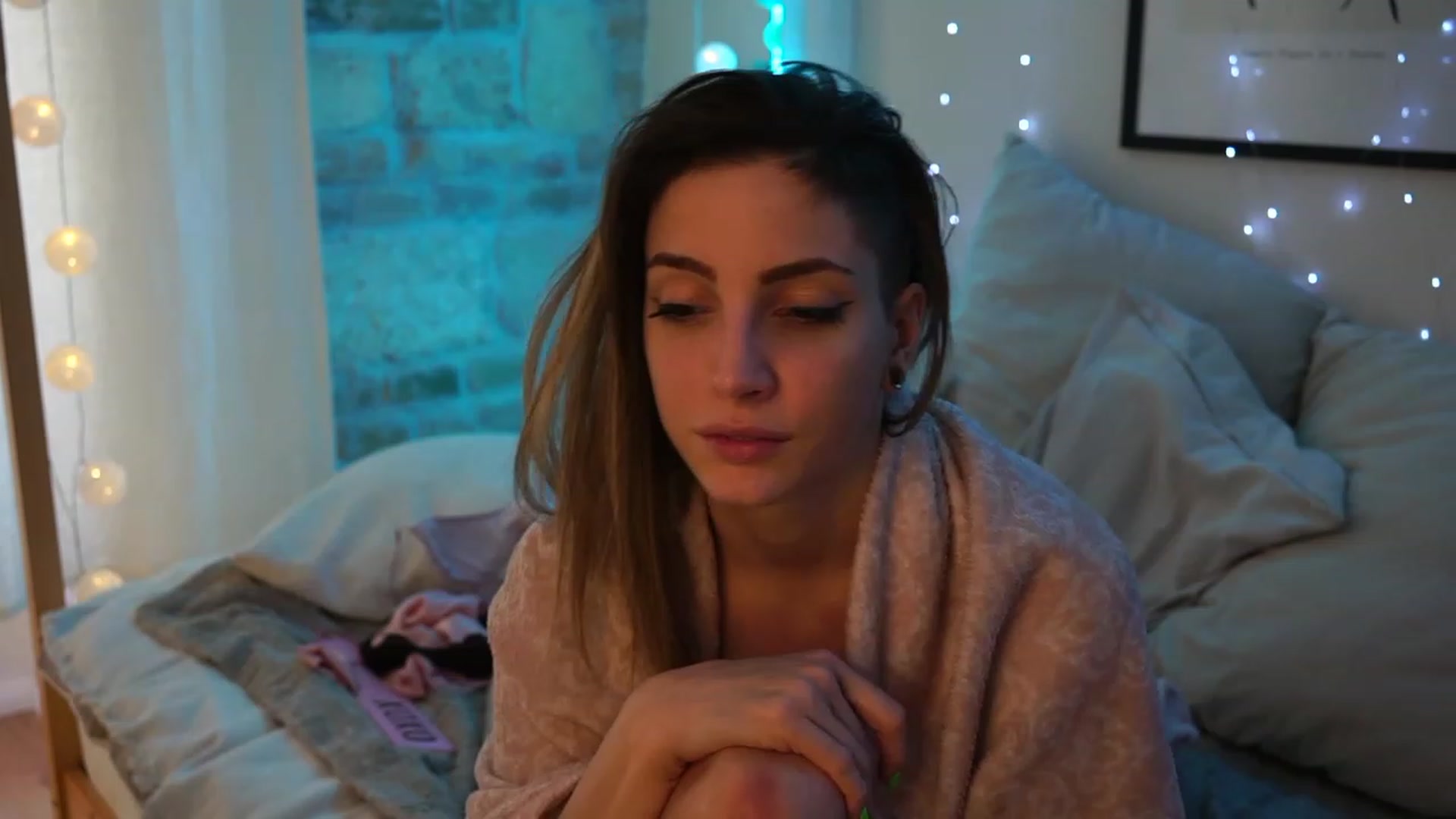 Gallery image thumbnail from Kend_dall's myfreecams stream on, 05/01/2023, 09:28 image 13 of 20