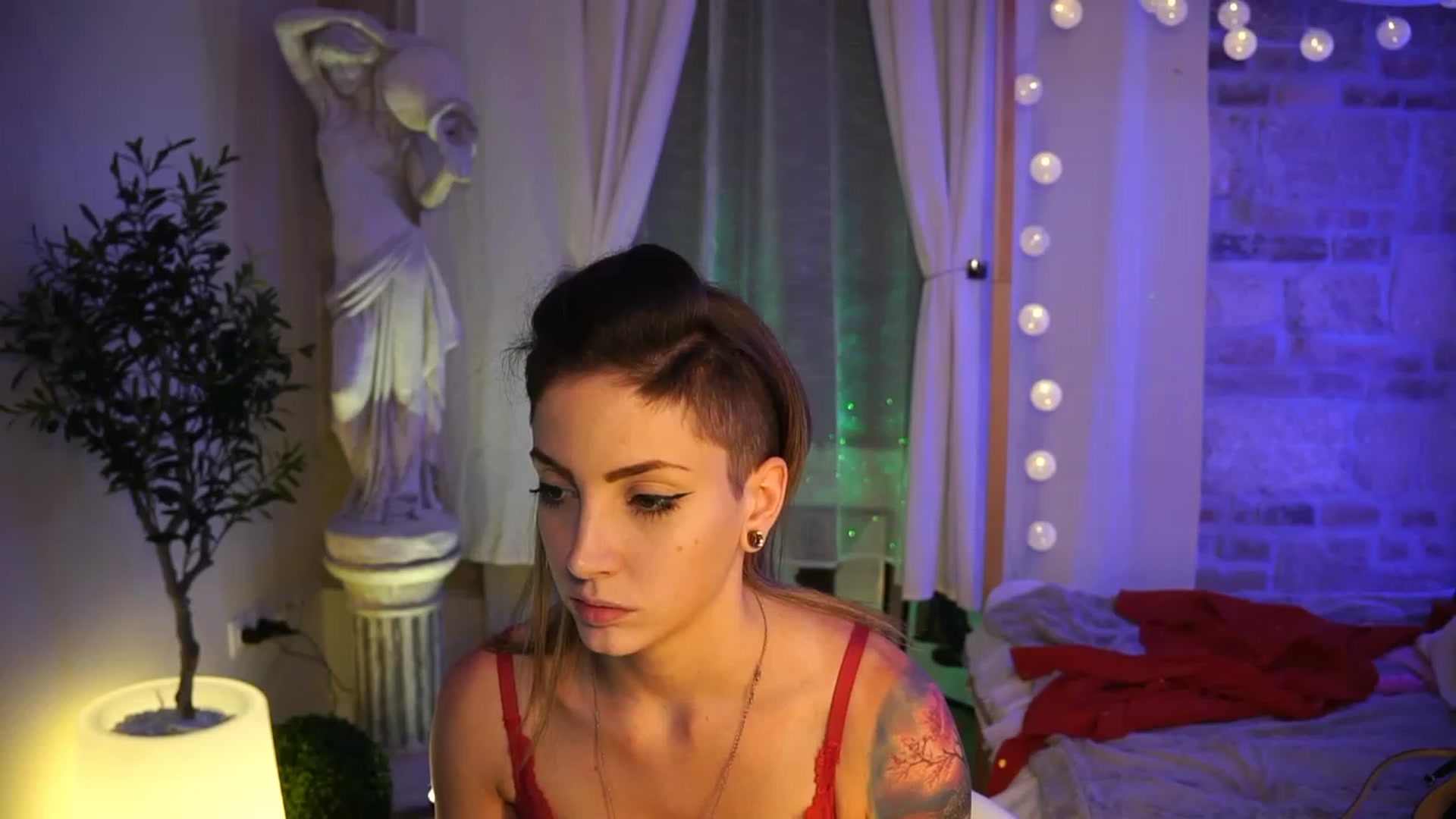 Gallery image thumbnail from Kend_dall's myfreecams stream on, 05/08/2023, 19:35 image 19 of 20