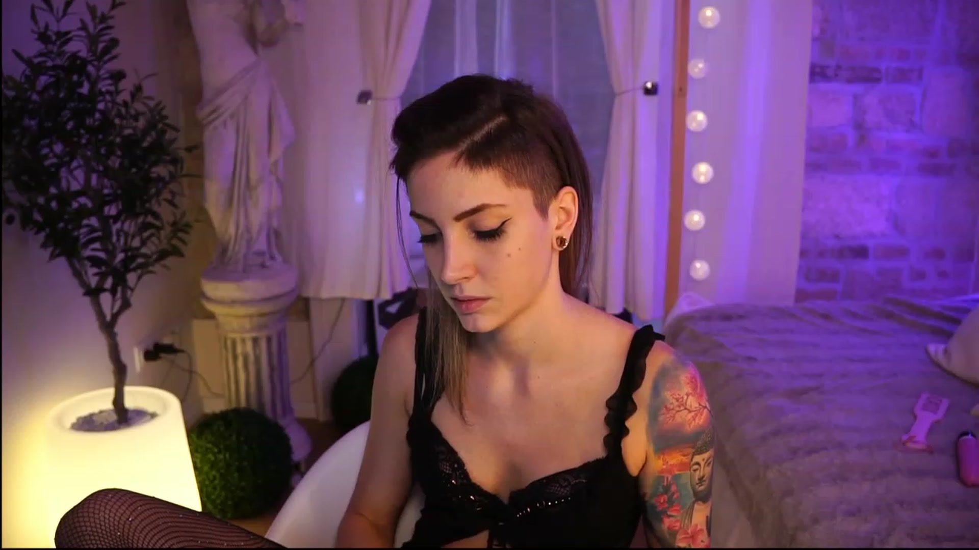Gallery image thumbnail from Kend_dall's myfreecams stream on, 05/13/2023, 11:23 image 9 of 20