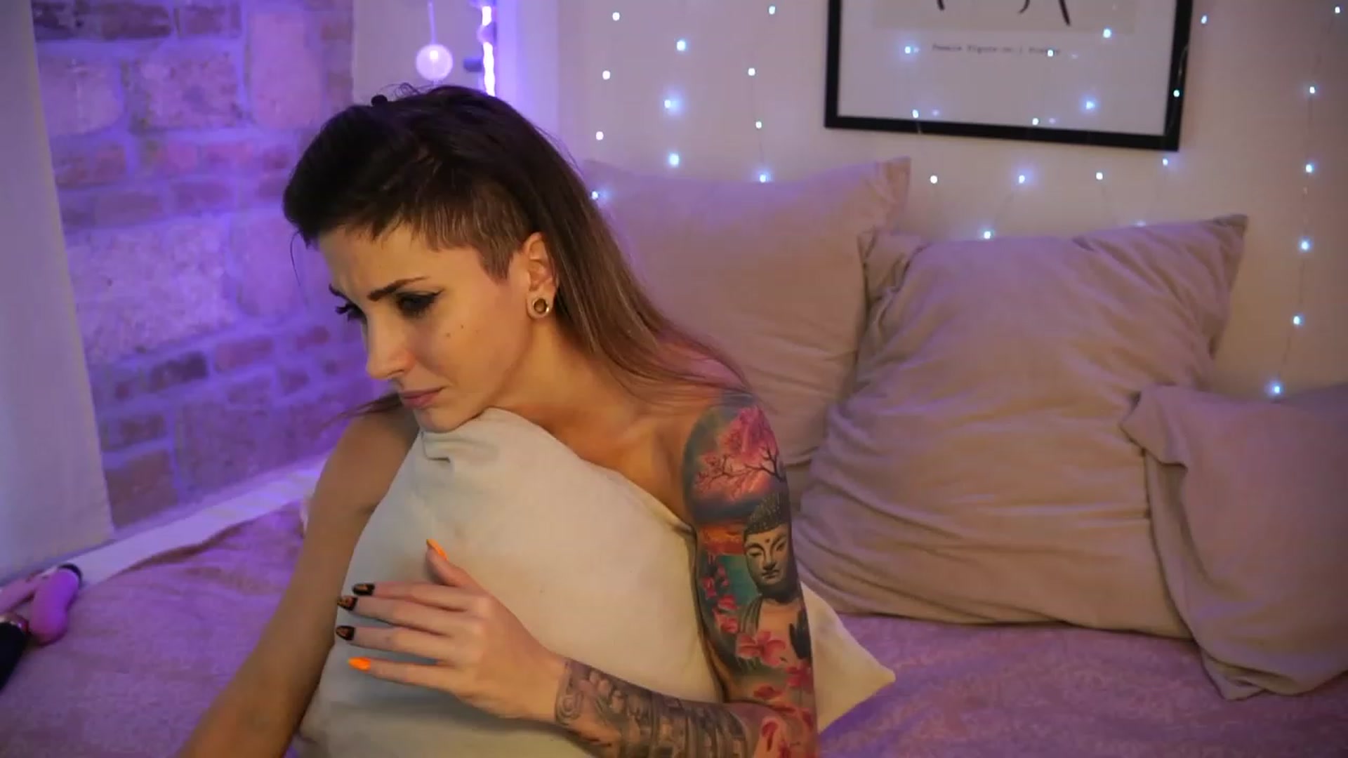 Gallery image thumbnail from Kend_dall's myfreecams stream on, 05/15/2023, 08:36 image 4 of 20