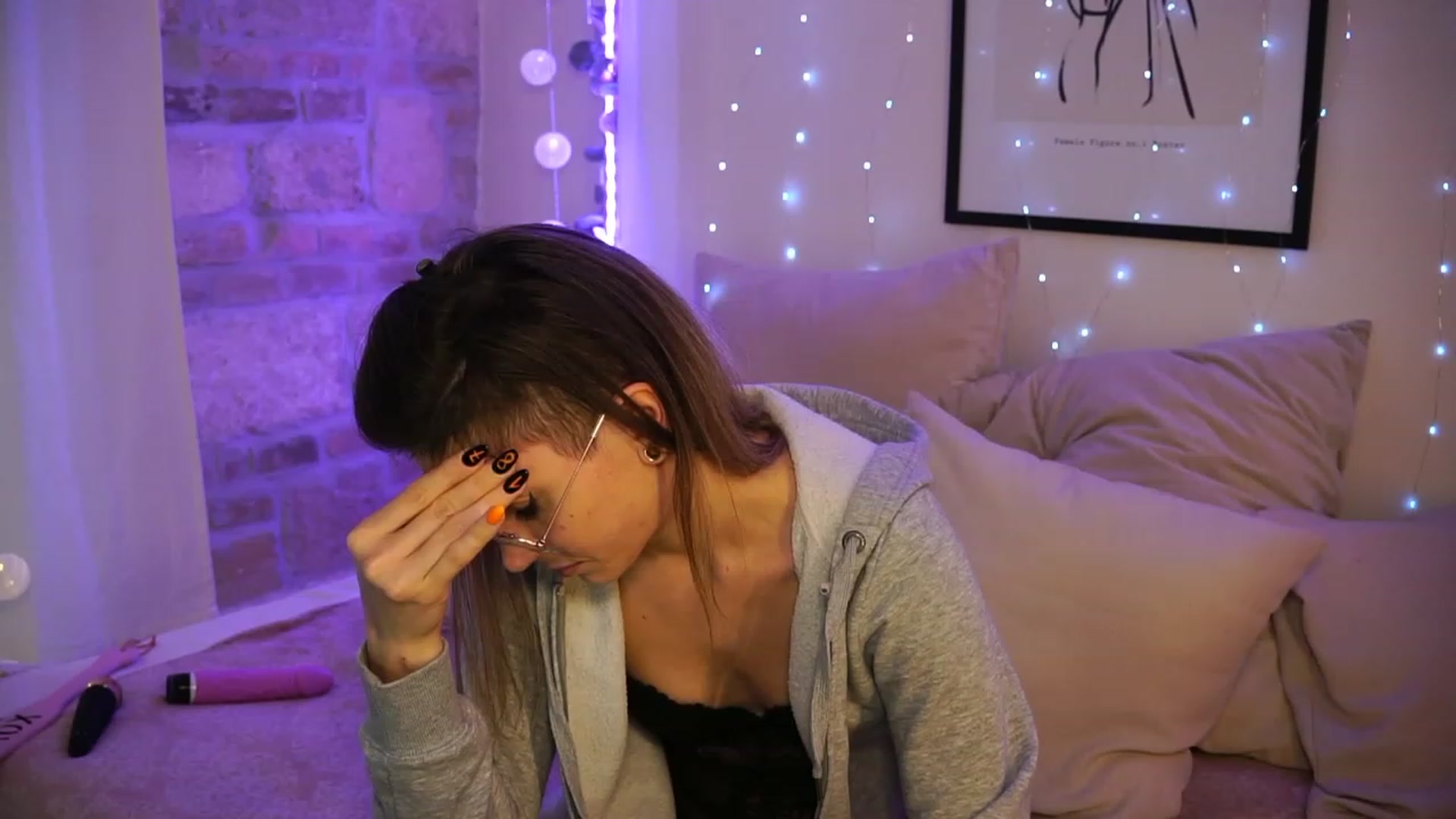Gallery image thumbnail from Kend_dall's myfreecams stream on, 05/15/2023, 08:36 image 18 of 20