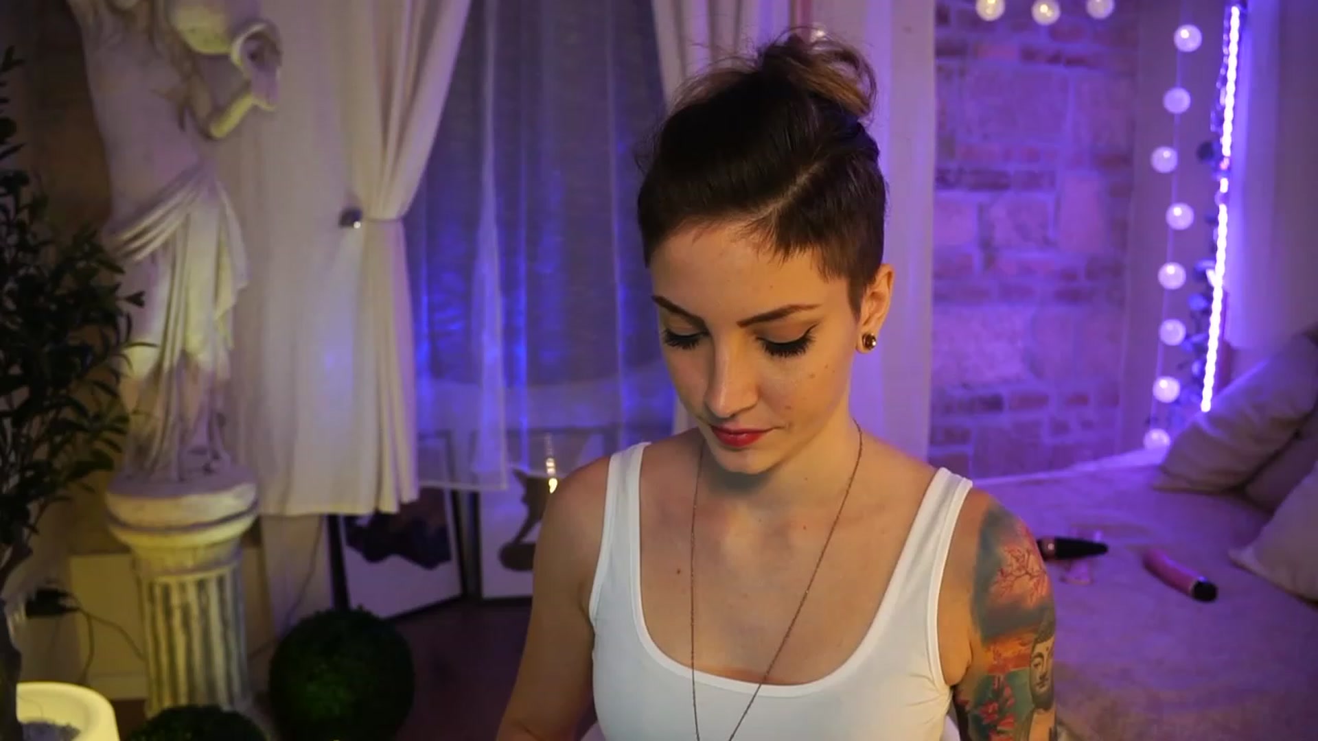 Gallery image thumbnail from Kend_dall's myfreecams stream on, 05/16/2023, 17:11 image 9 of 20