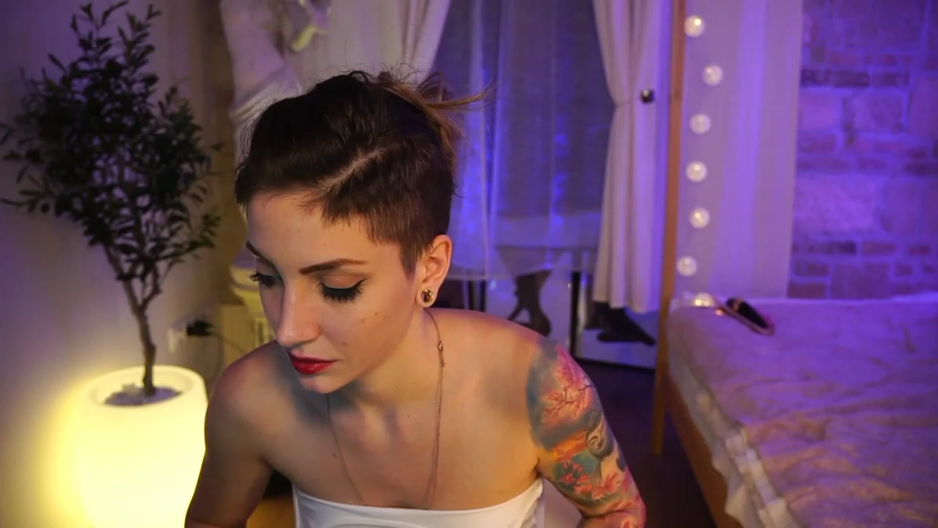 Gallery image thumbnail from Kend_dall's myfreecams stream on, 05/16/2023, 21:35 image 15 of 20