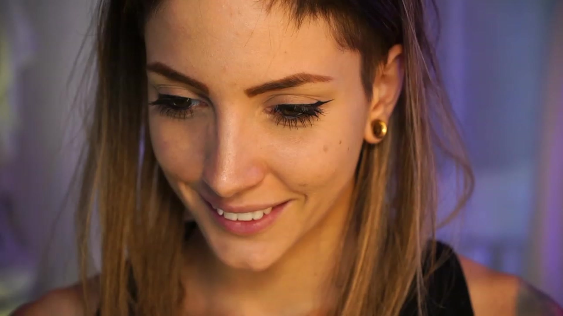 Gallery image thumbnail from Kend_dall's myfreecams stream on, 05/18/2023, 12:42 image 11 of 20