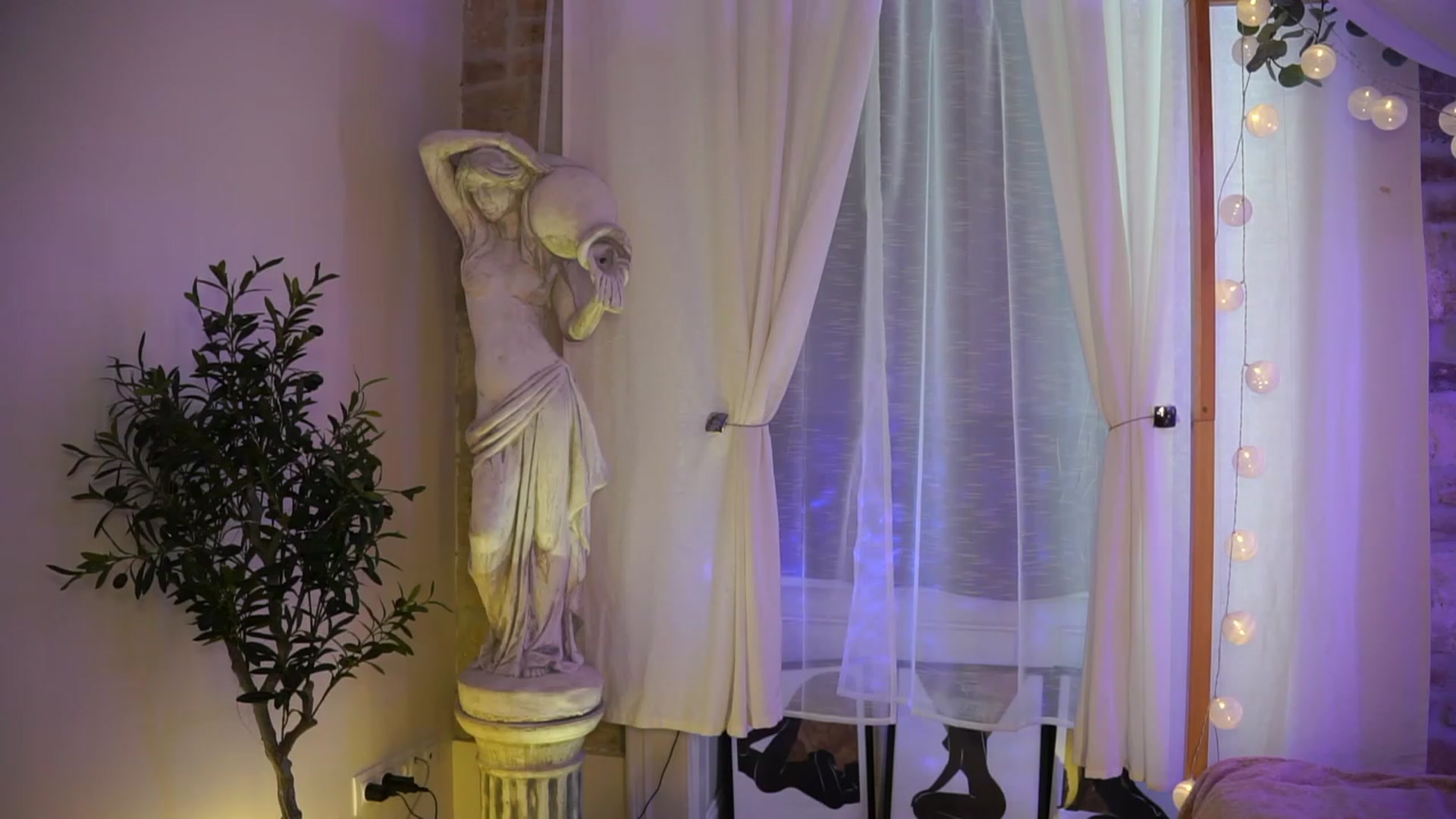 Gallery image thumbnail from Kend_dall's myfreecams stream on, 05/18/2023, 12:42 image 16 of 20