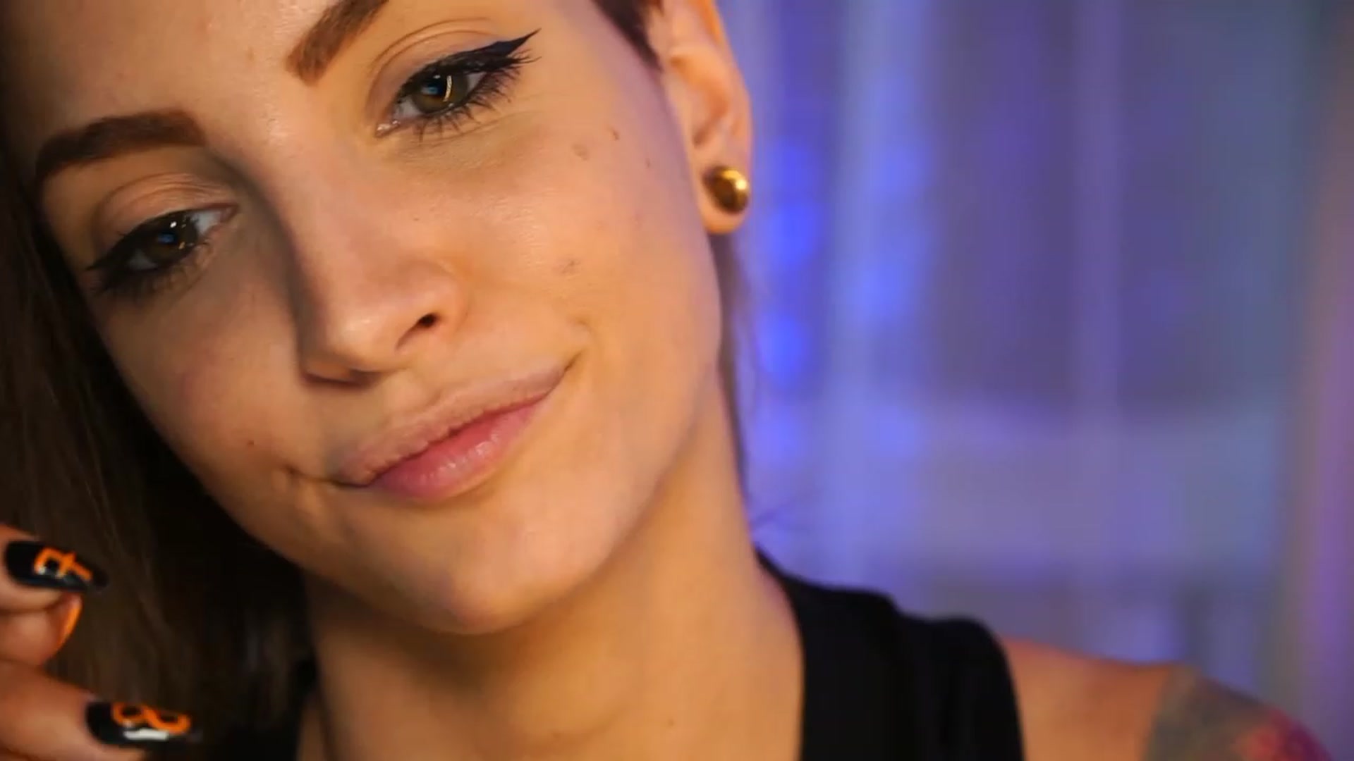 Gallery image thumbnail from Kend_dall's myfreecams stream on, 05/18/2023, 12:42 image 12 of 20